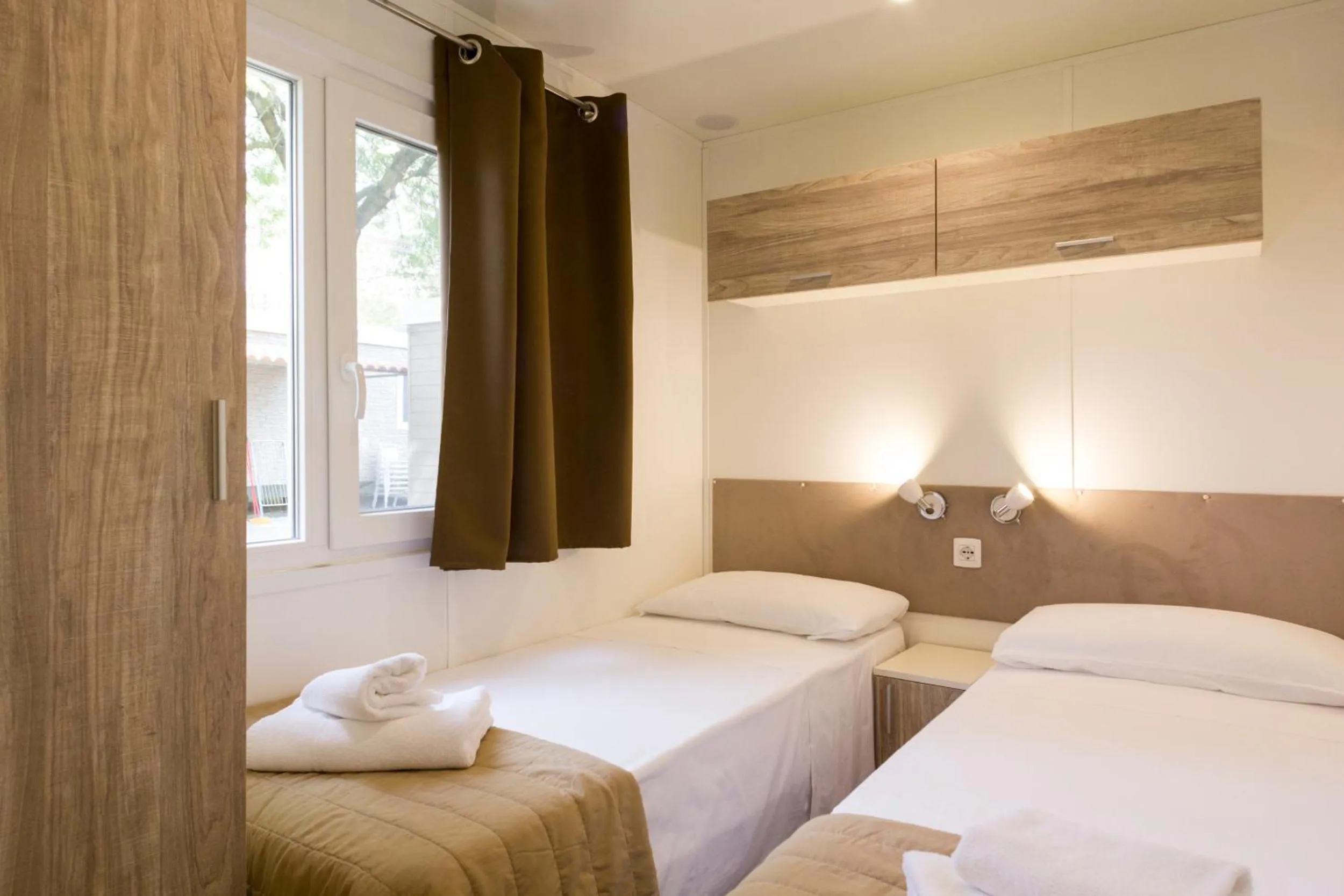 Bedroom, Bed in The Garda Village