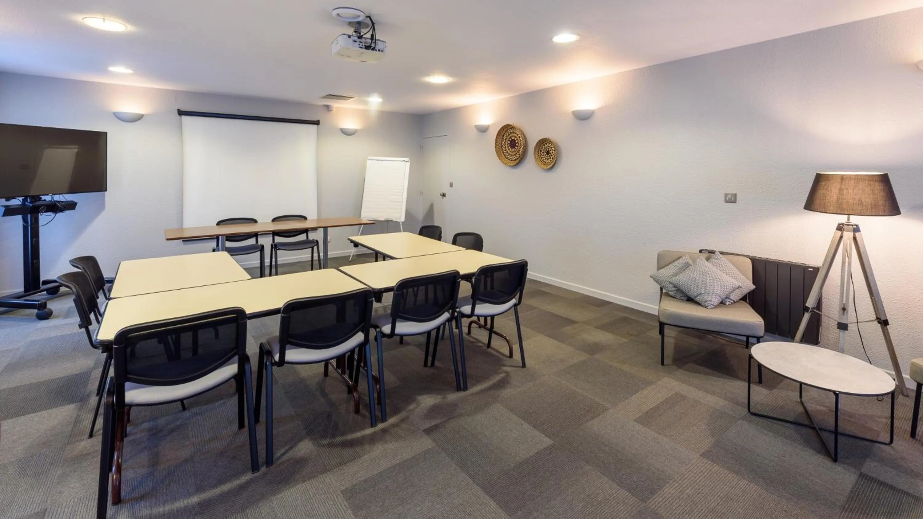 Meeting/conference room in Campanile NATURE - Cahors