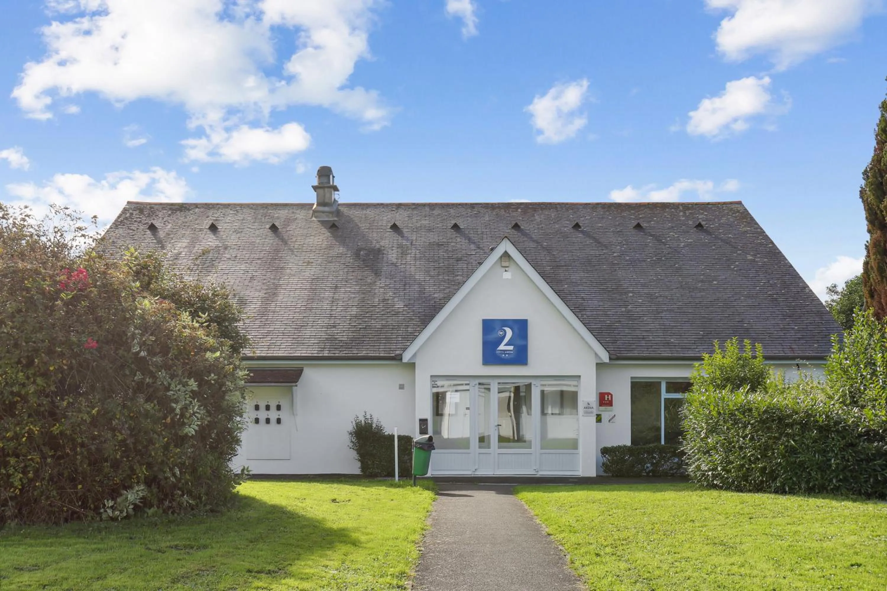 Property building in Le 2 By Hotel Akena - La Ferté Bernard