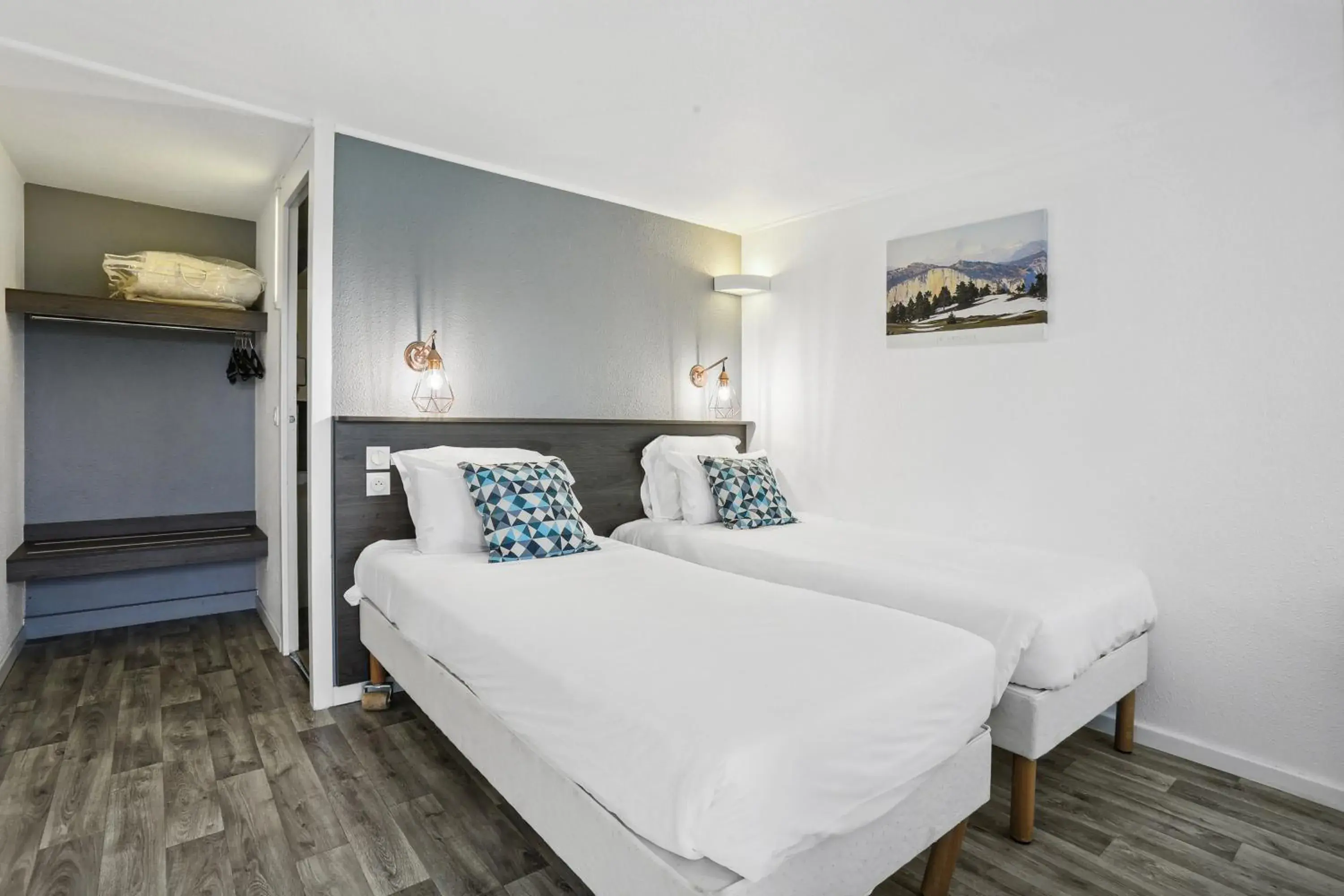 Superior Twin Room in Le 2 By Hotel Akena - La Ferté Bernard Superior Twin Room in Le 2 By Hotel Akena - La Ferté Bernard