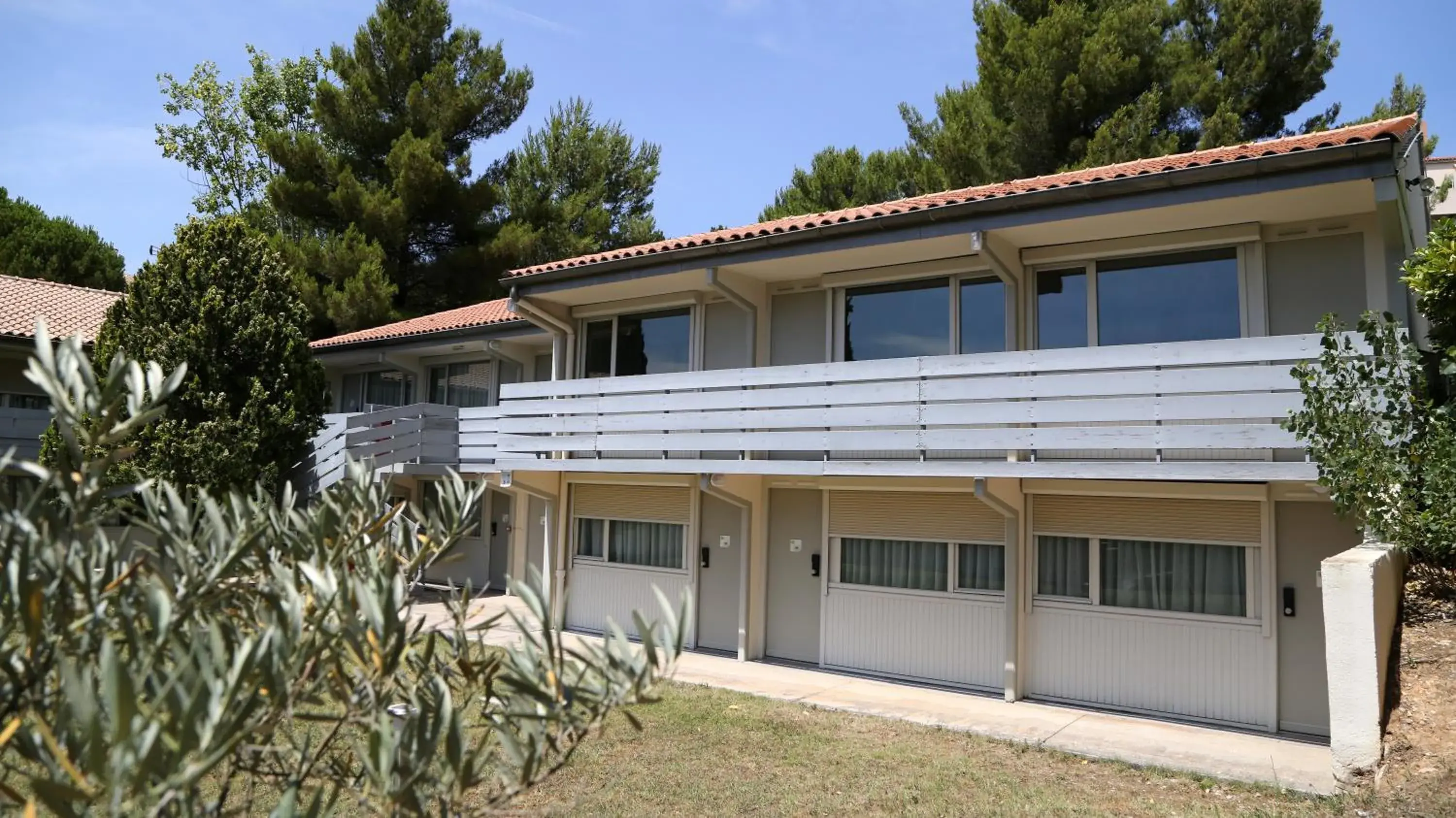 Facade/entrance, Property Building in Campanile Aix En Provence Ouest - Jas de Bouffan