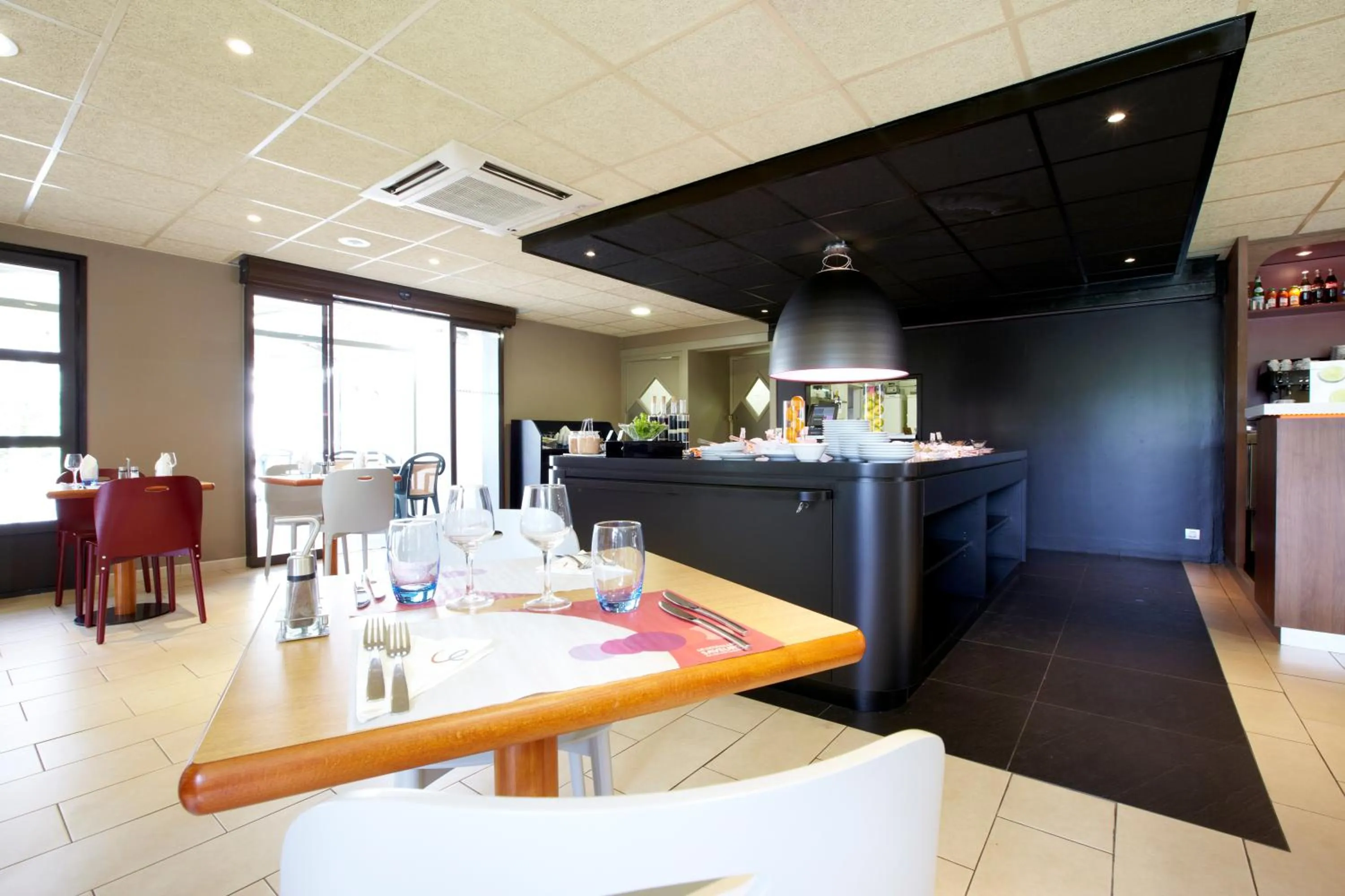 Restaurant/Places to Eat in Campanile Aix En Provence Ouest - Jas de Bouffan