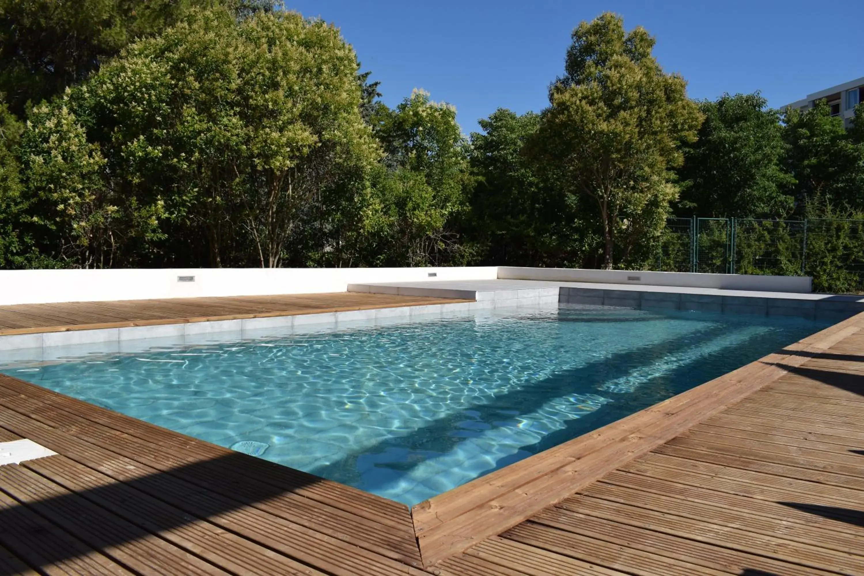 Swimming Pool in Campanile Aix En Provence Ouest - Jas de Bouffan