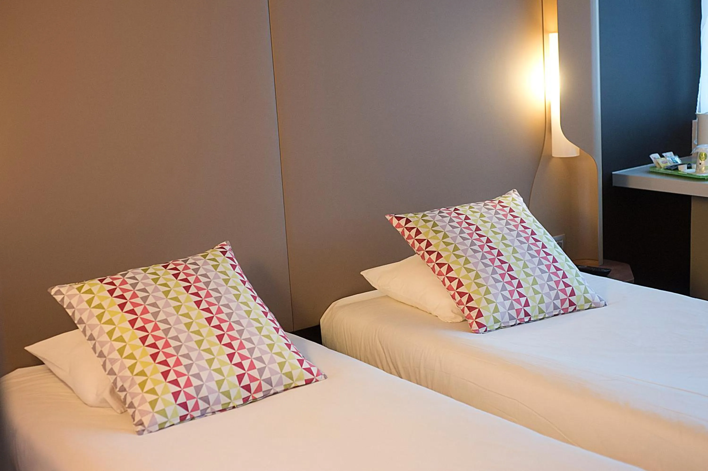 Bed in Campanile Clermont-Ferrand ~ Aubière