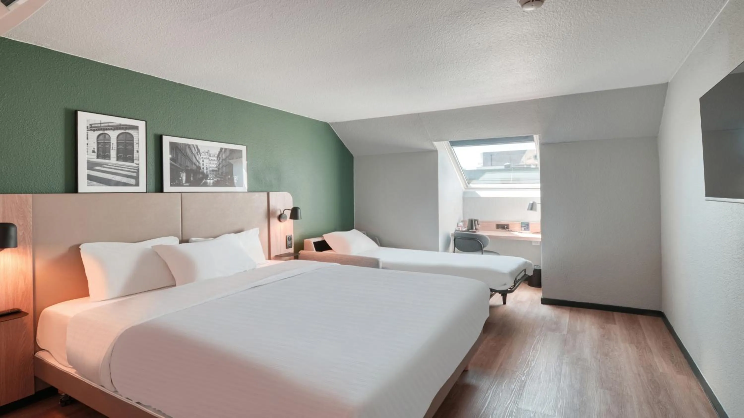 Bed in Campanile NATURE - Dreux