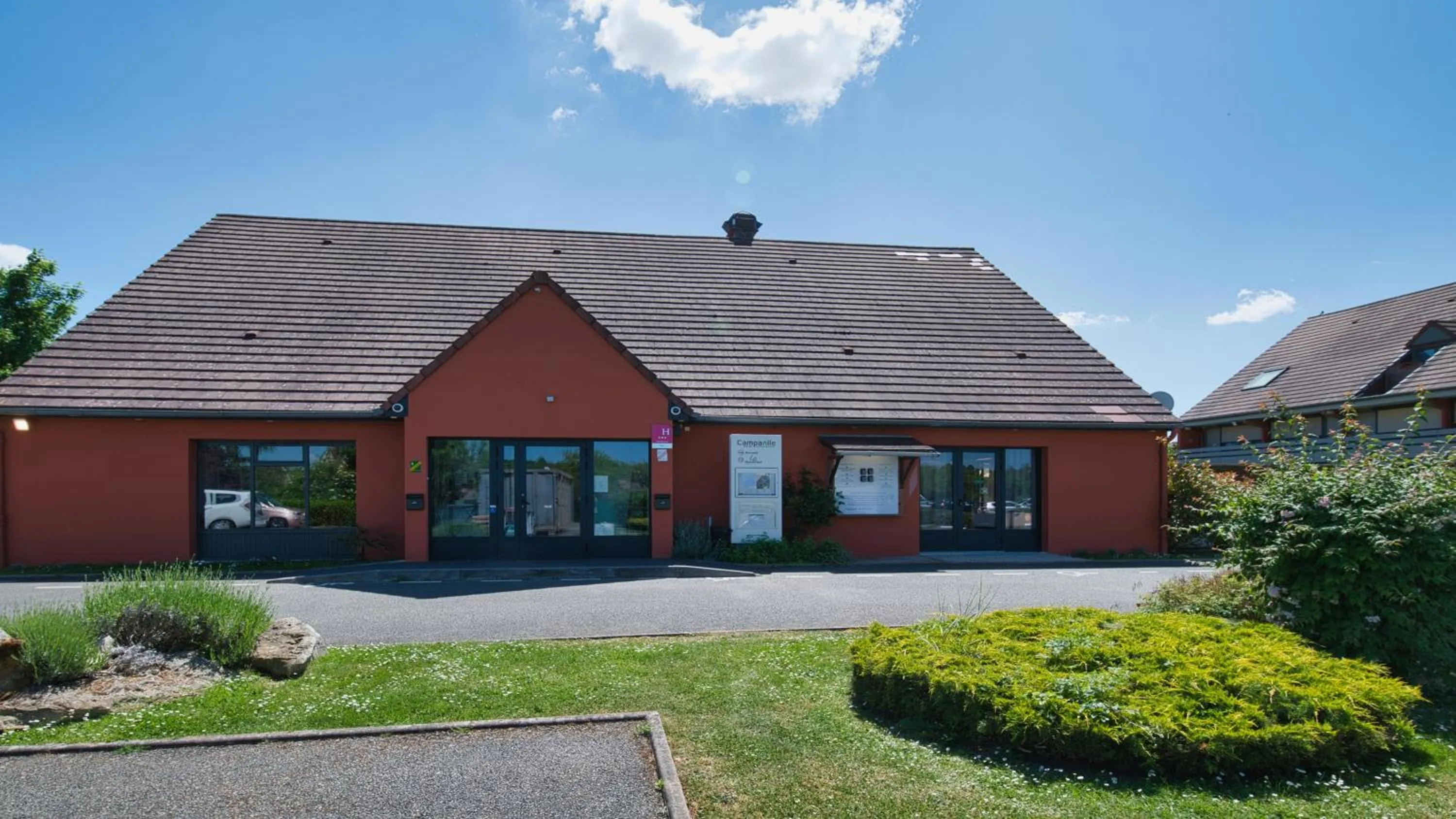 Property building in Campanile NATURE - Dreux