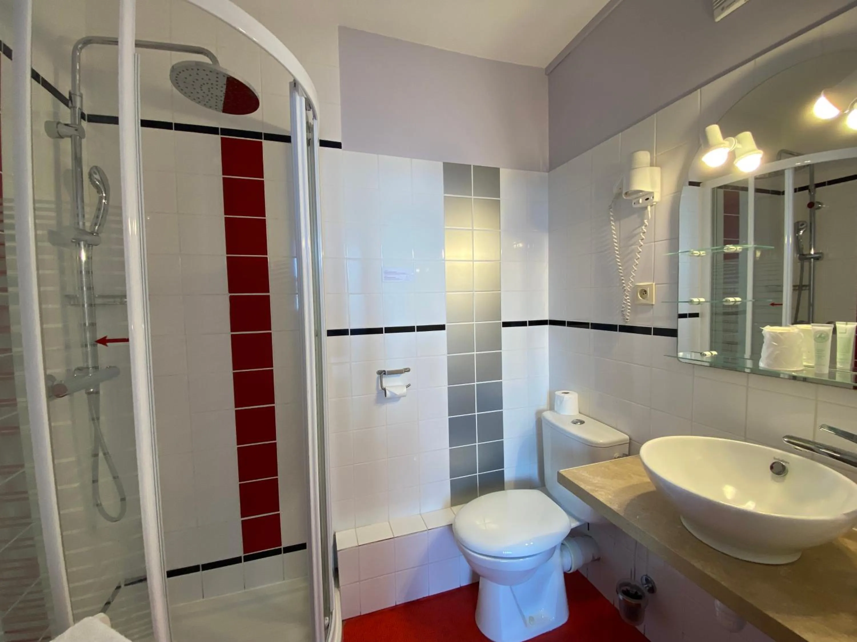 Bathroom in Hôtel du Musée