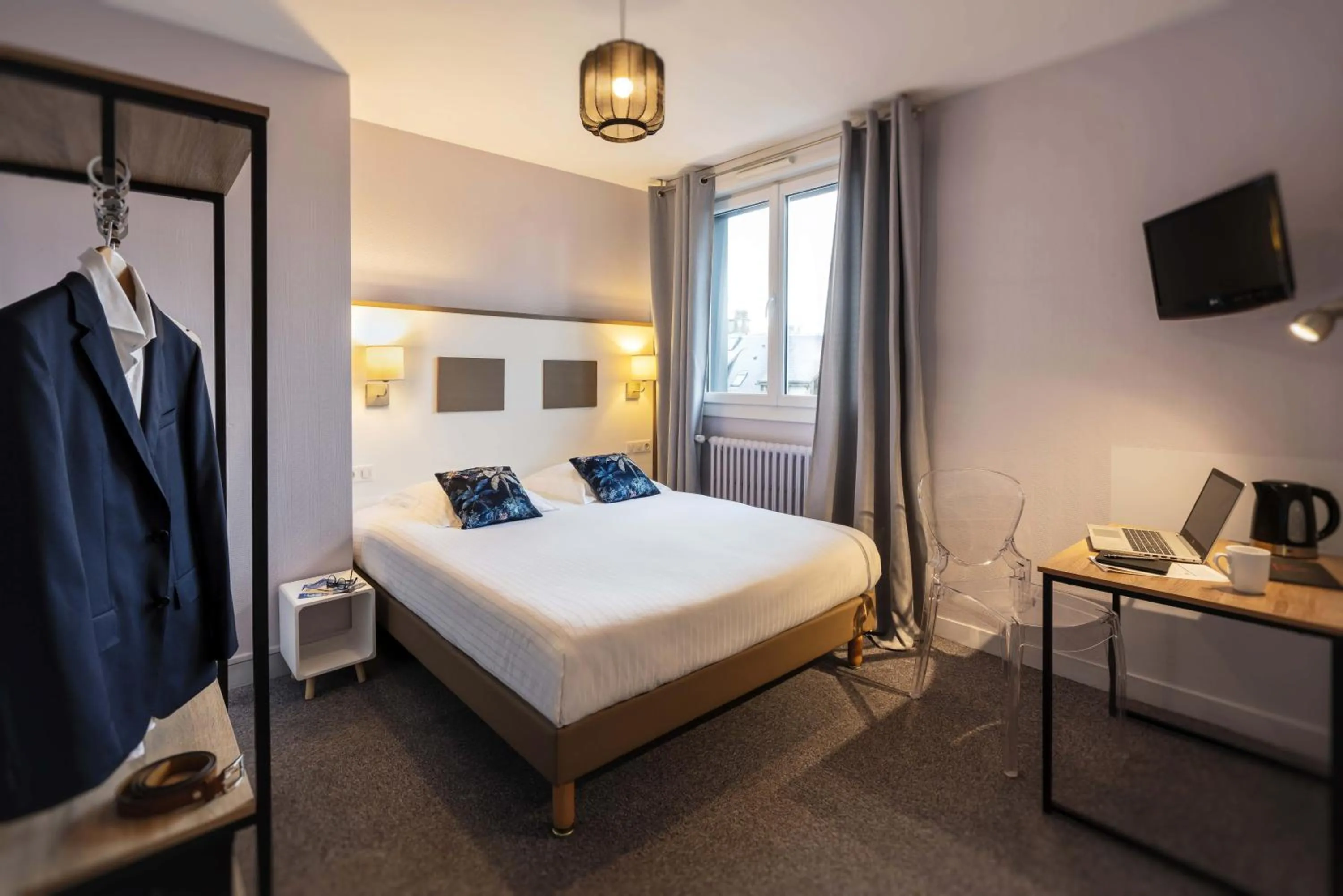 Photo of the whole room, Bed in Hôtel du Musée