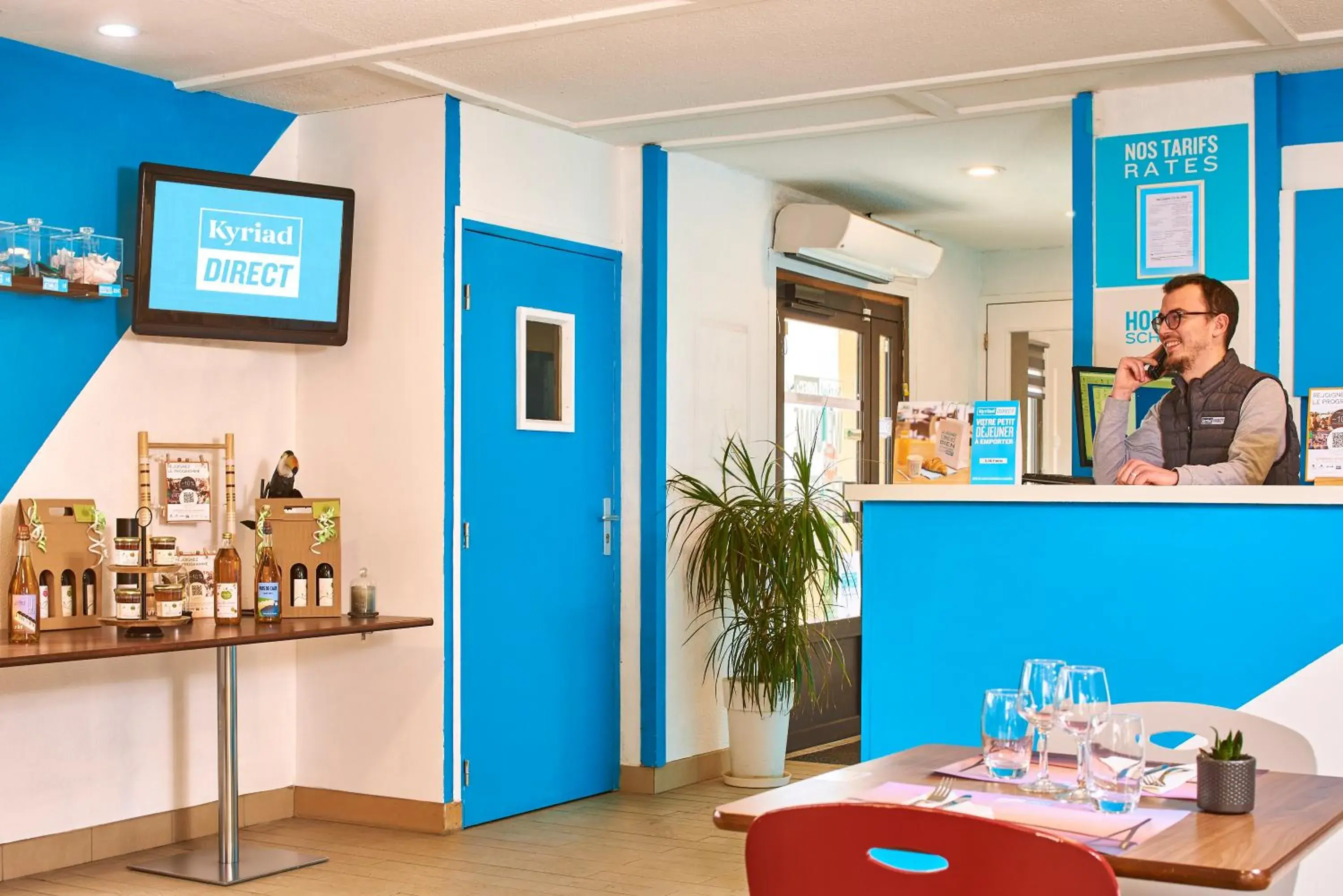 Lobby or reception in Kyriad Direct Le Havre Est - Gonfreville Lobby or reception in Kyriad Direct Le Havre Est - Gonfreville