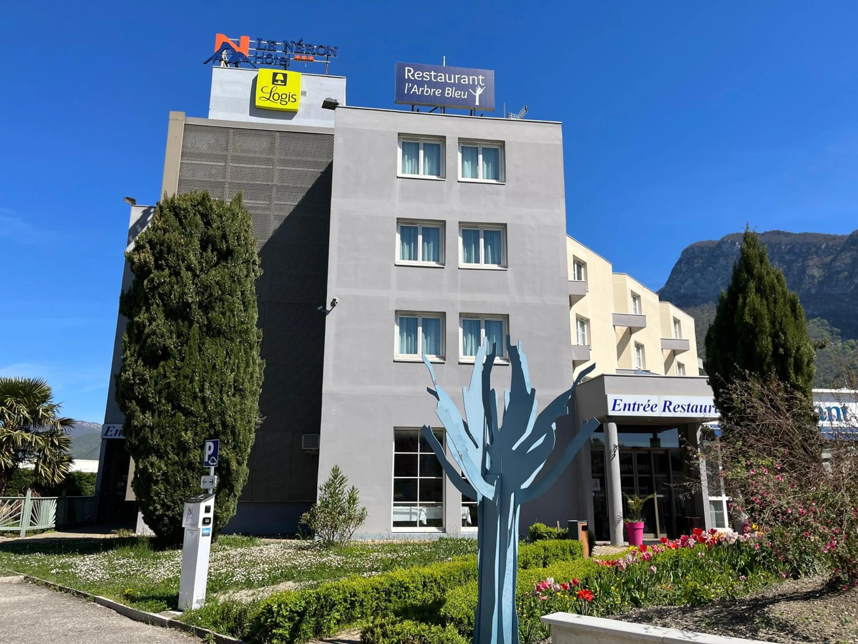 Facade/entrance in Hôtel Le Néron - Logis