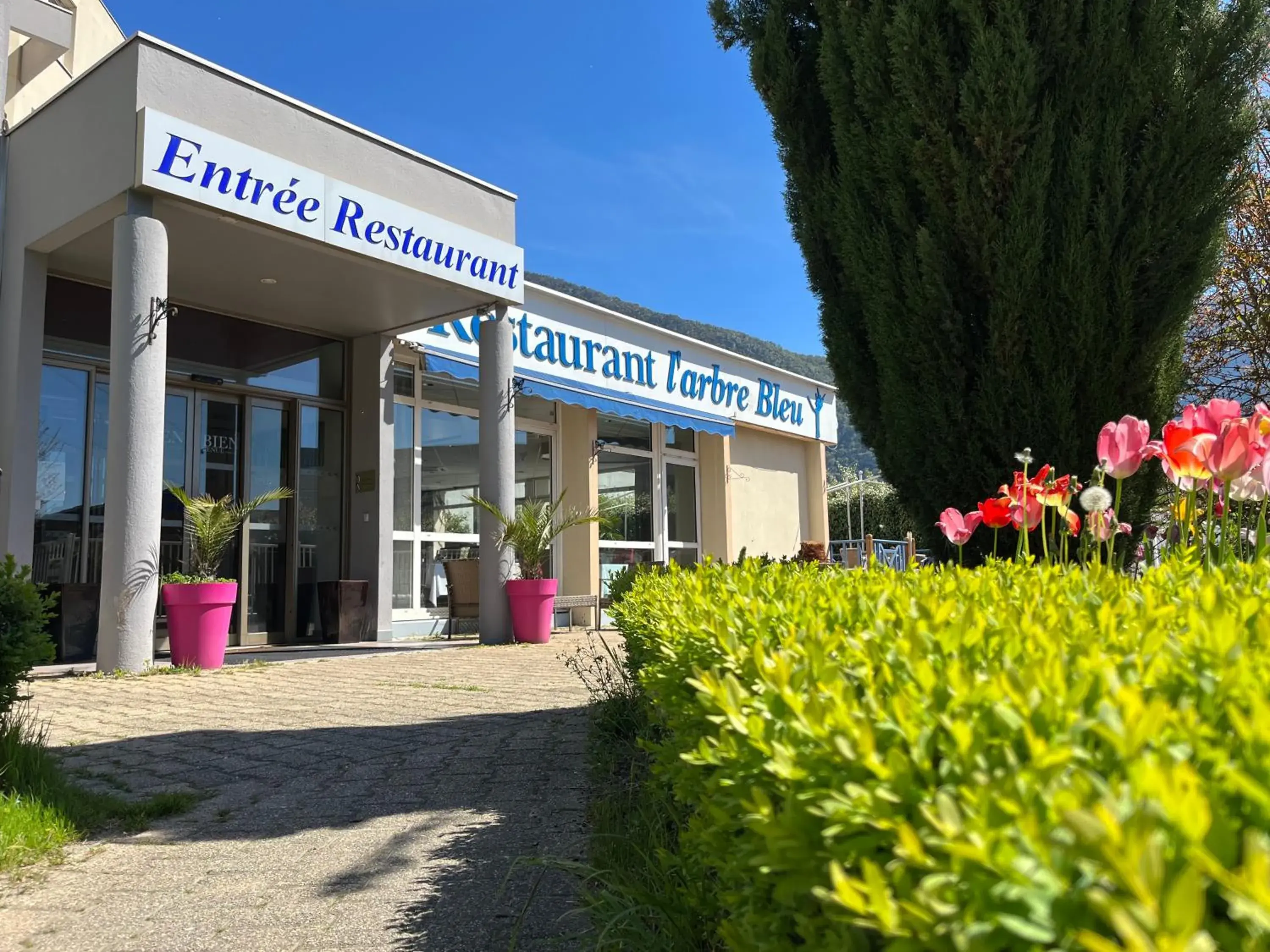 Facade/entrance in Hôtel Le Néron - Logis Facade/entrance in Hôtel Le Néron - Logis