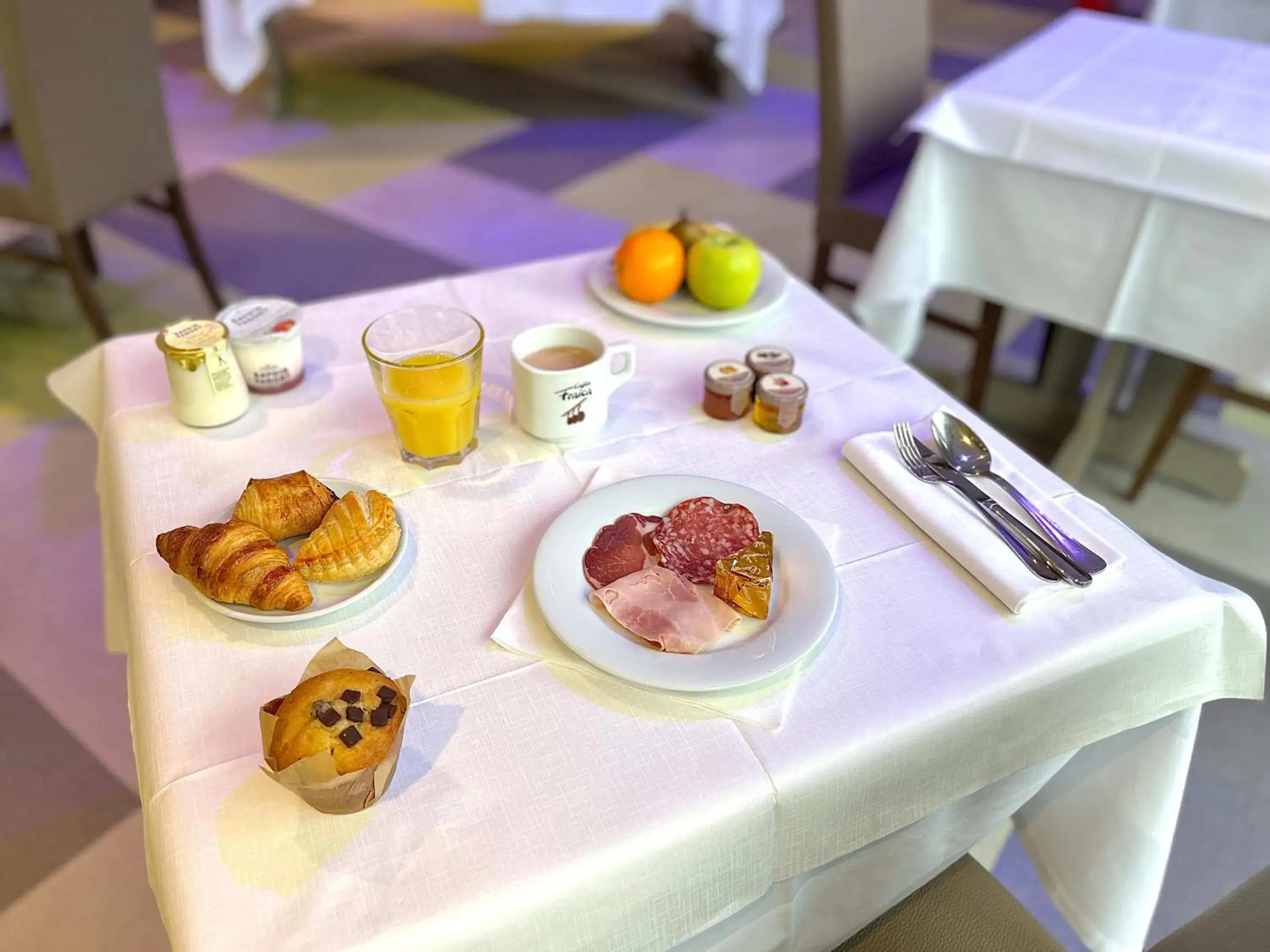 Food and drinks in Hôtel Le Néron - Logis Food and drinks in Hôtel Le Néron - Logis