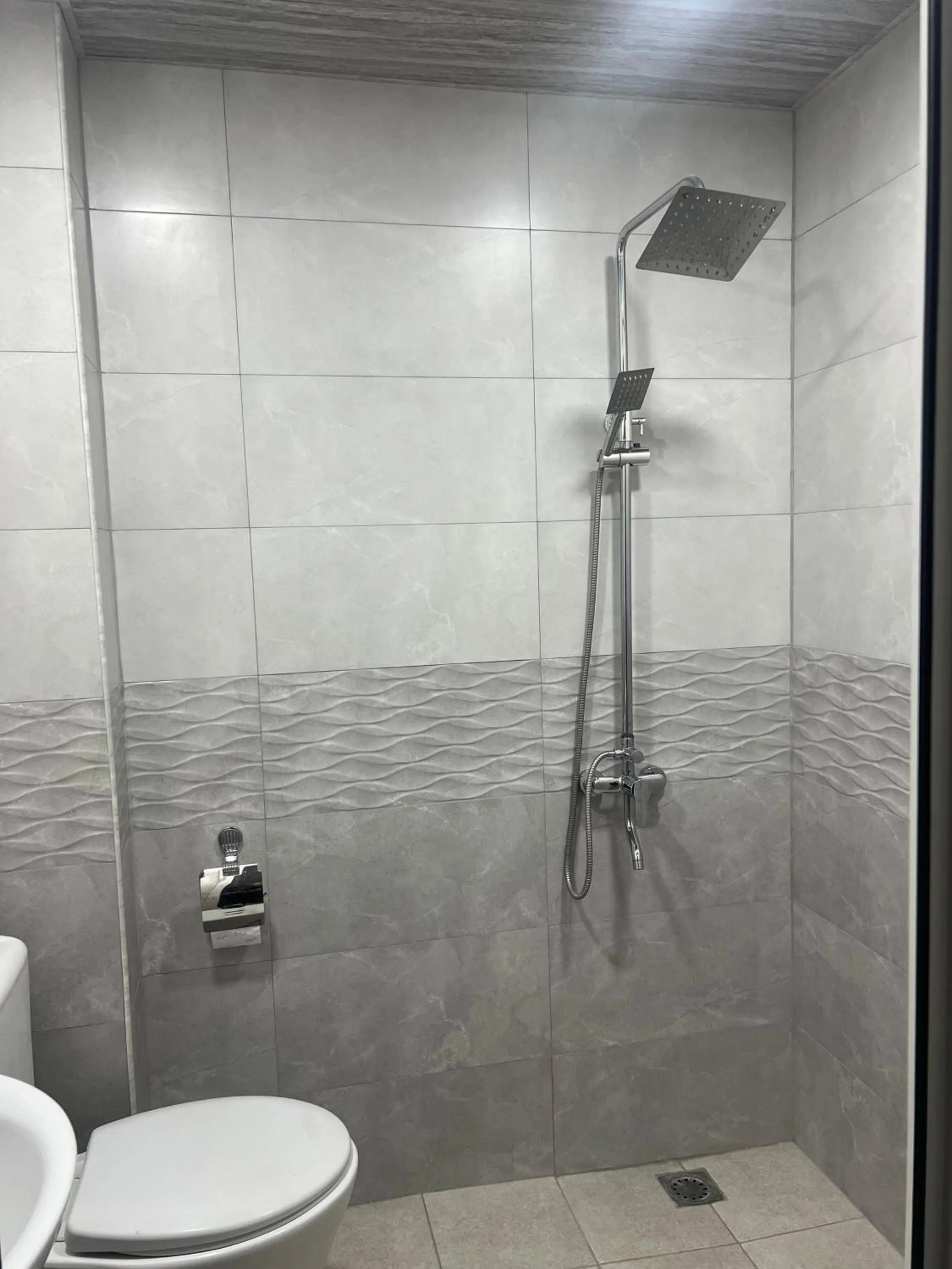 Shower in Hotel KA-EL