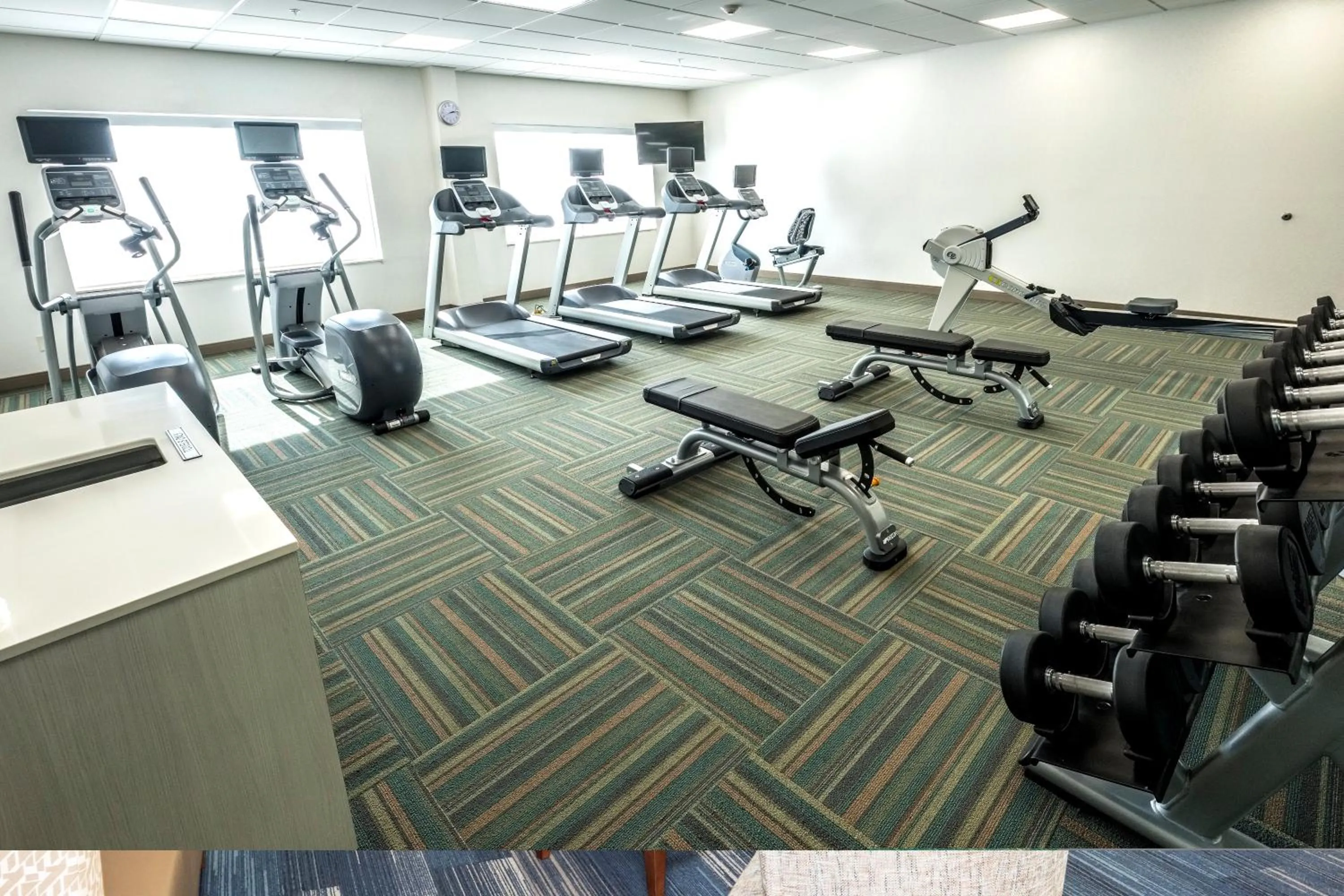 Fitness centre/facilities in Holiday Inn Express & Suites - Commerce by IHG