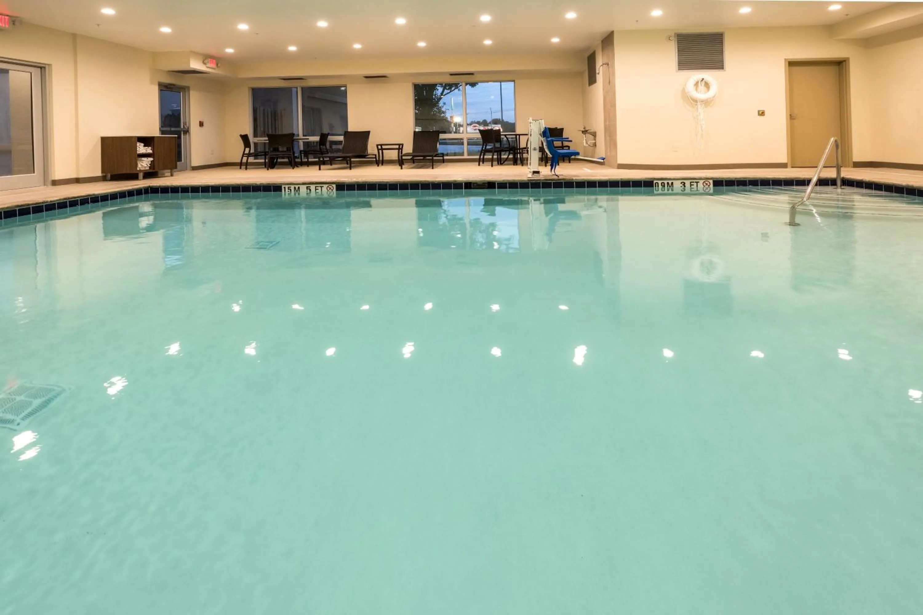 Swimming pool in Holiday Inn Express & Suites - Commerce by IHG