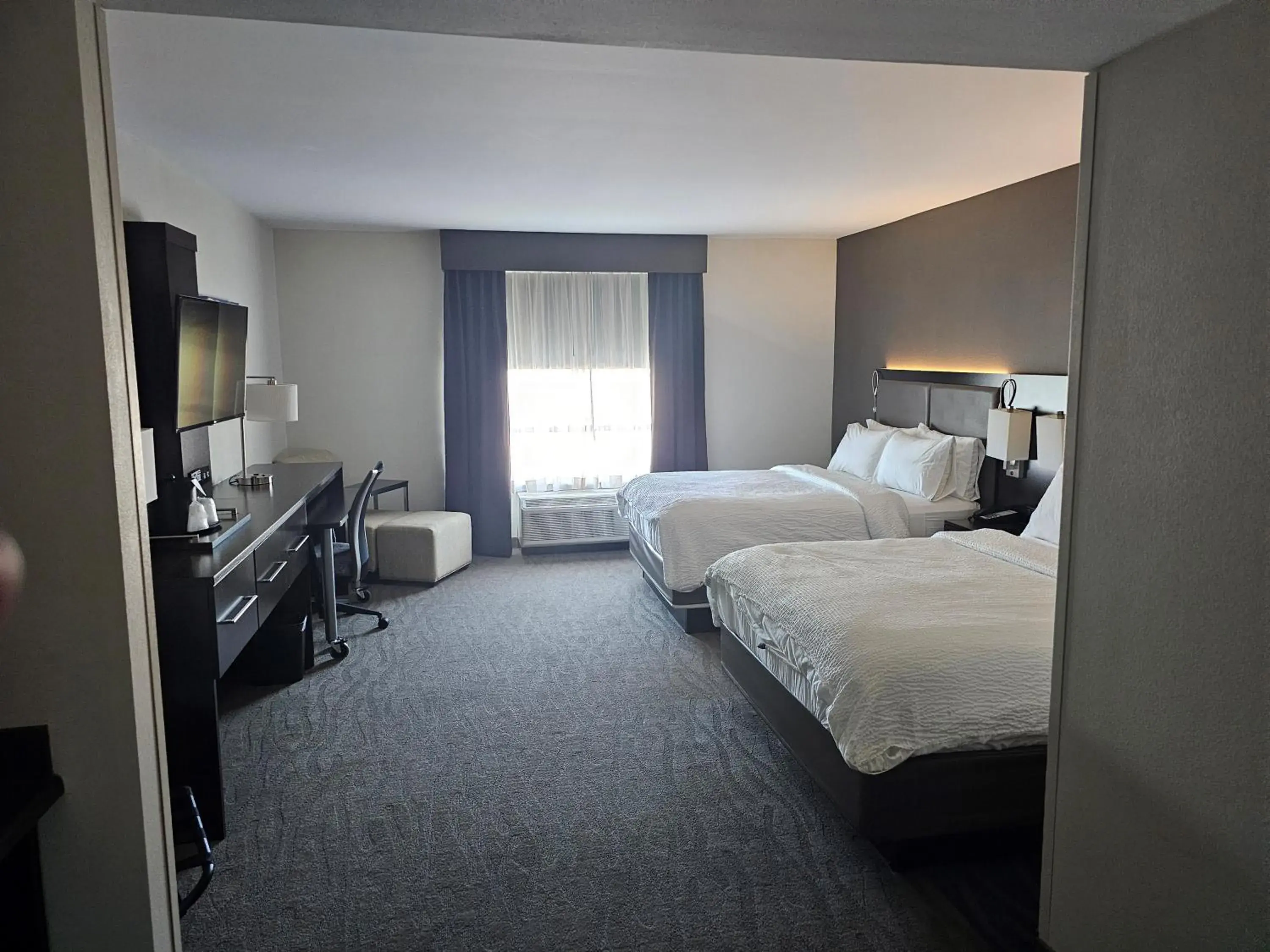 Standard Room in Holiday Inn Paducah Riverfront by IHG Standard Room in Holiday Inn Paducah Riverfront by IHG