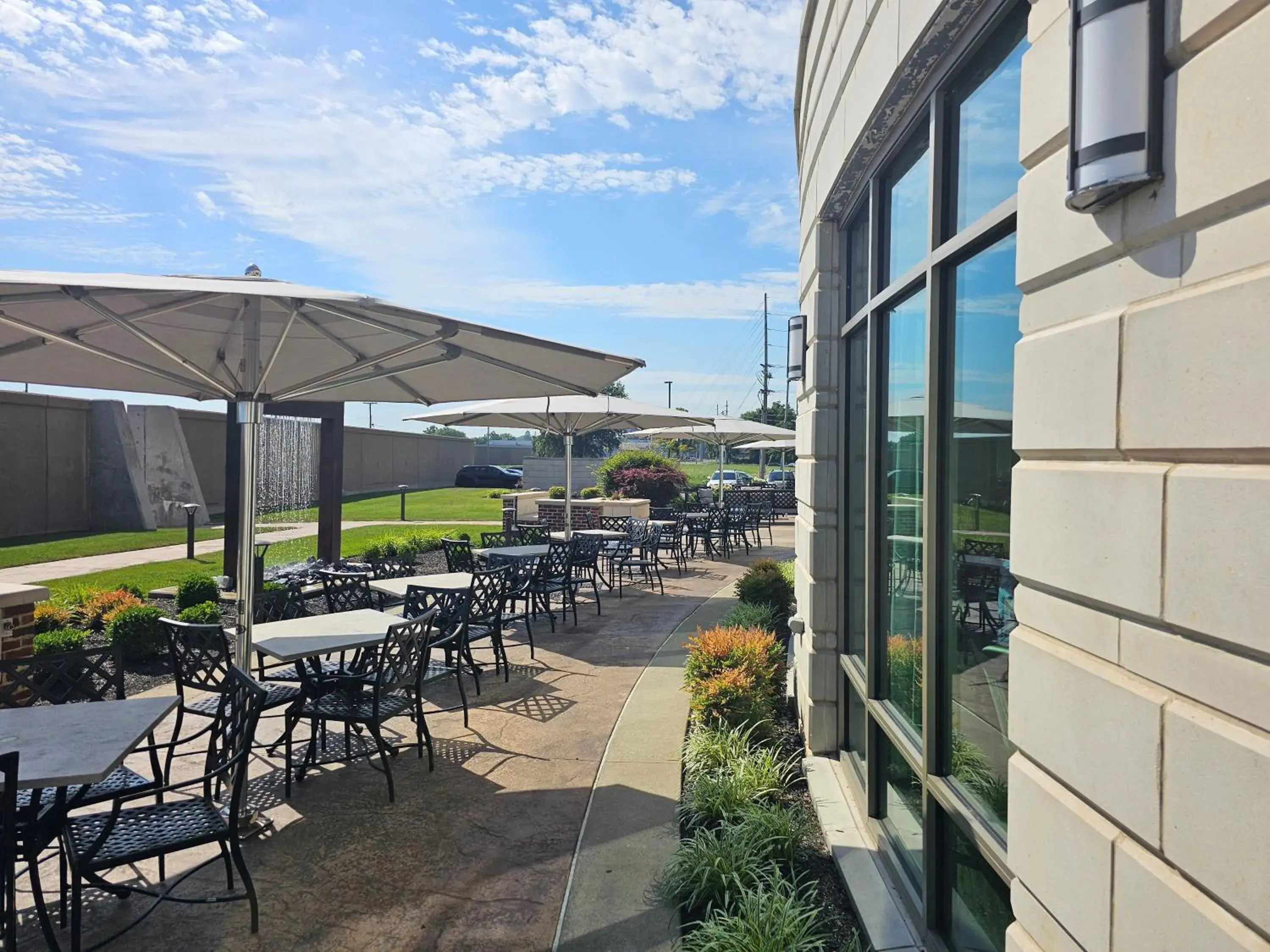 Standard King Room with River View in Holiday Inn Paducah Riverfront by IHG Standard King Room with River View in Holiday Inn Paducah Riverfront by IHG