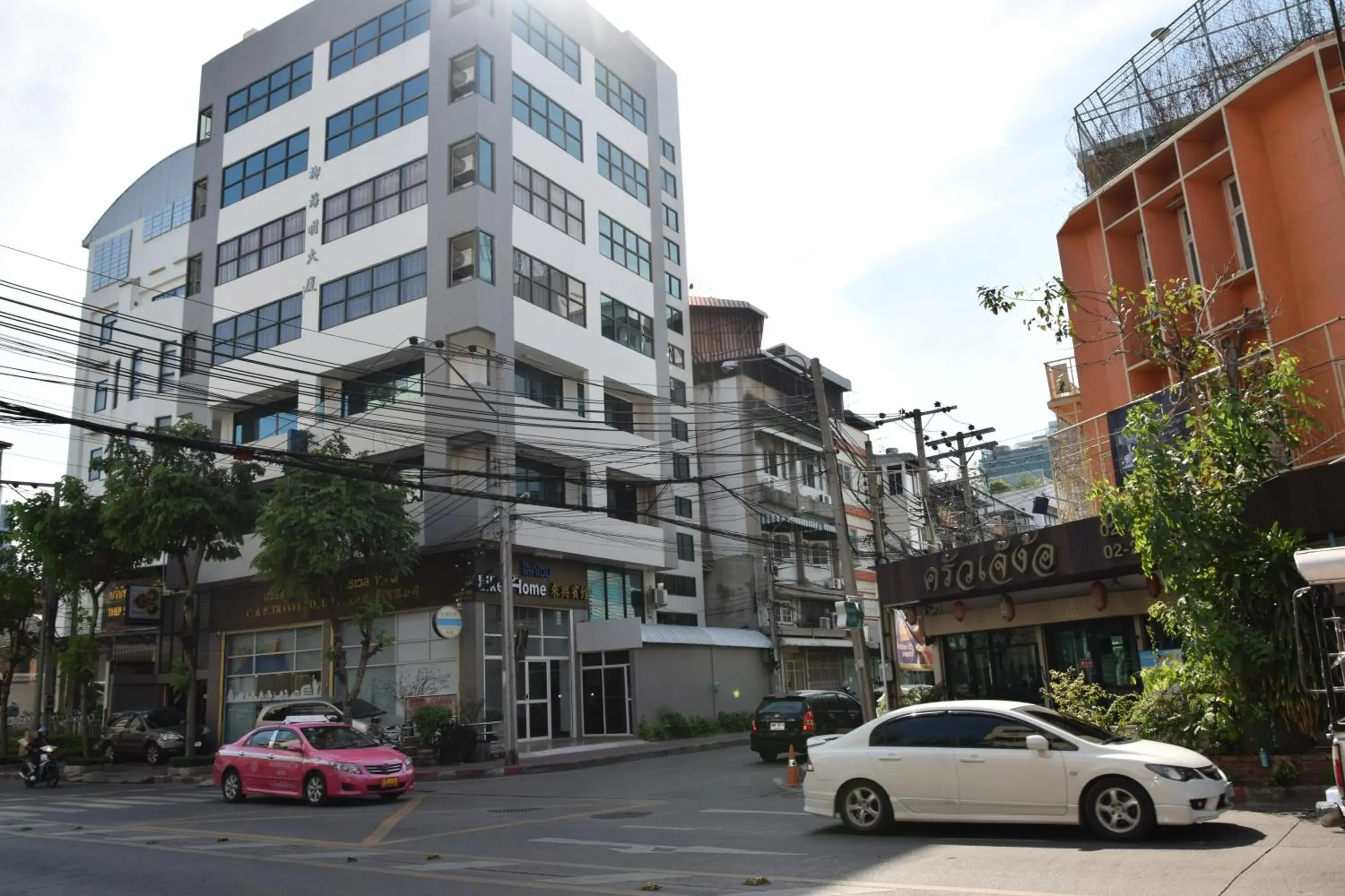 Facade/entrance in Like Home Facade/entrance in Like Home