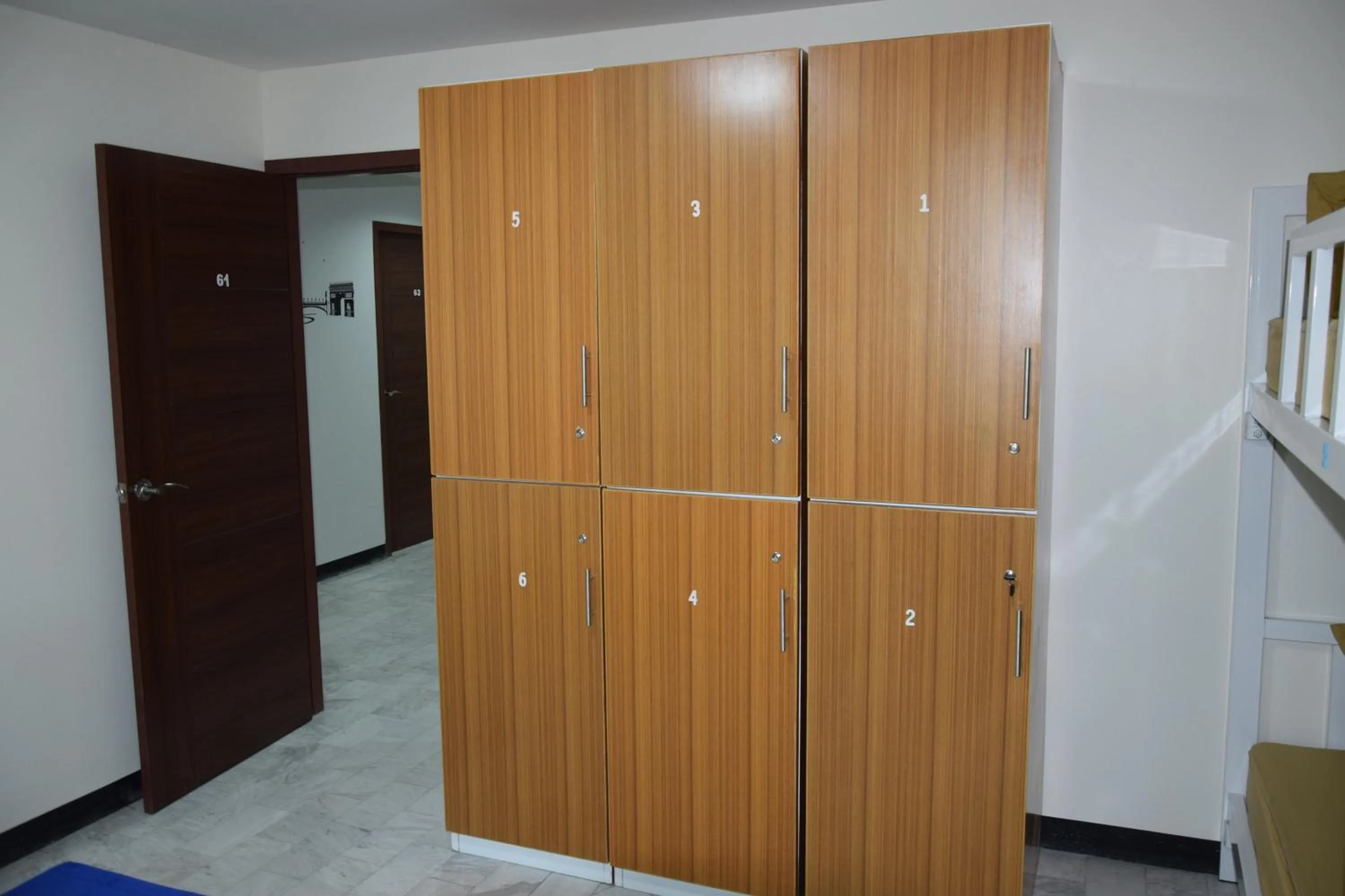 Photo of the whole room in Like Home