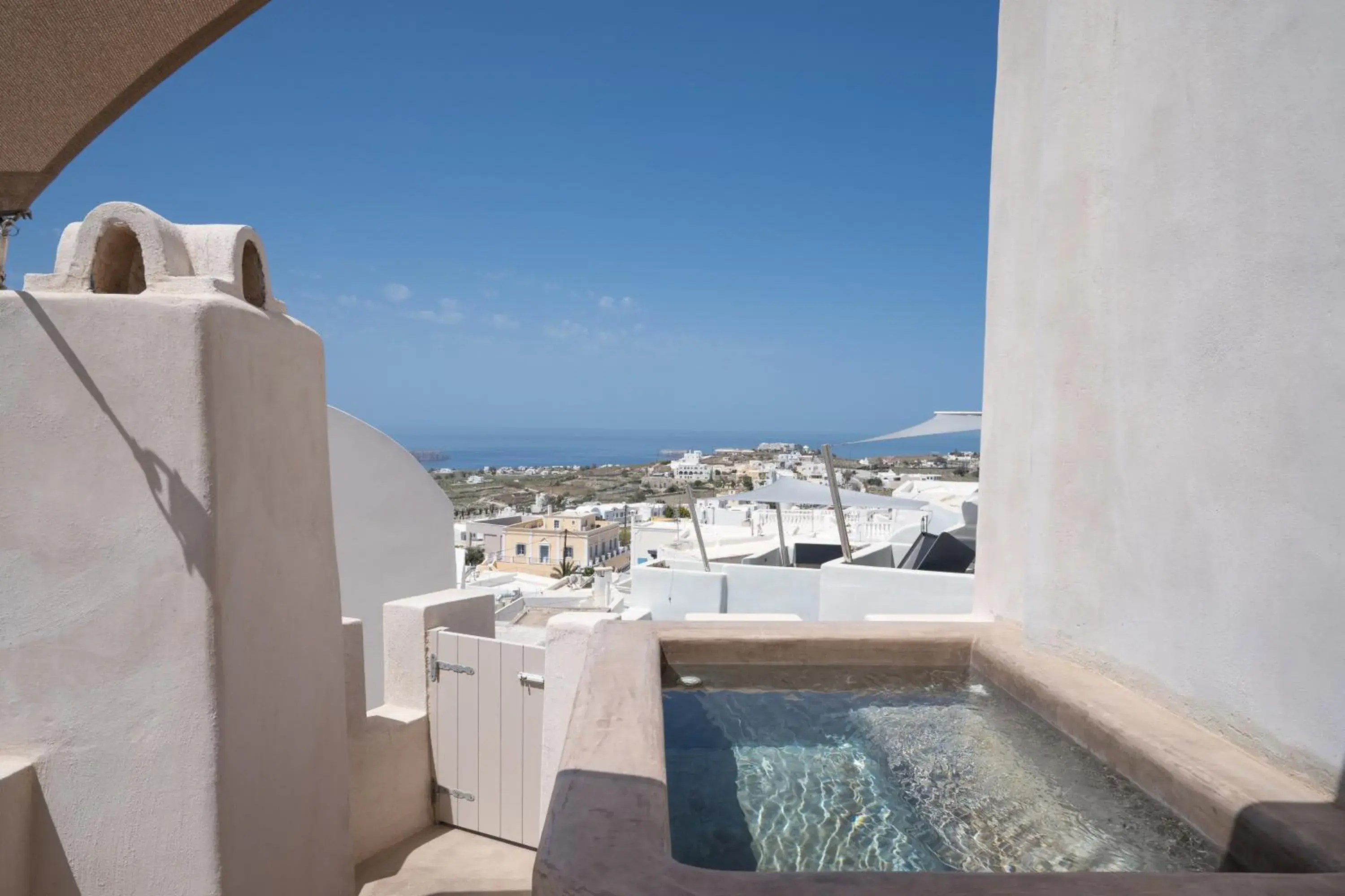 Deluxe Suite with Outdoor Hot Tub and Sea View in Kastro Mansion Deluxe Suite with Outdoor Hot Tub and Sea View in Kastro Mansion