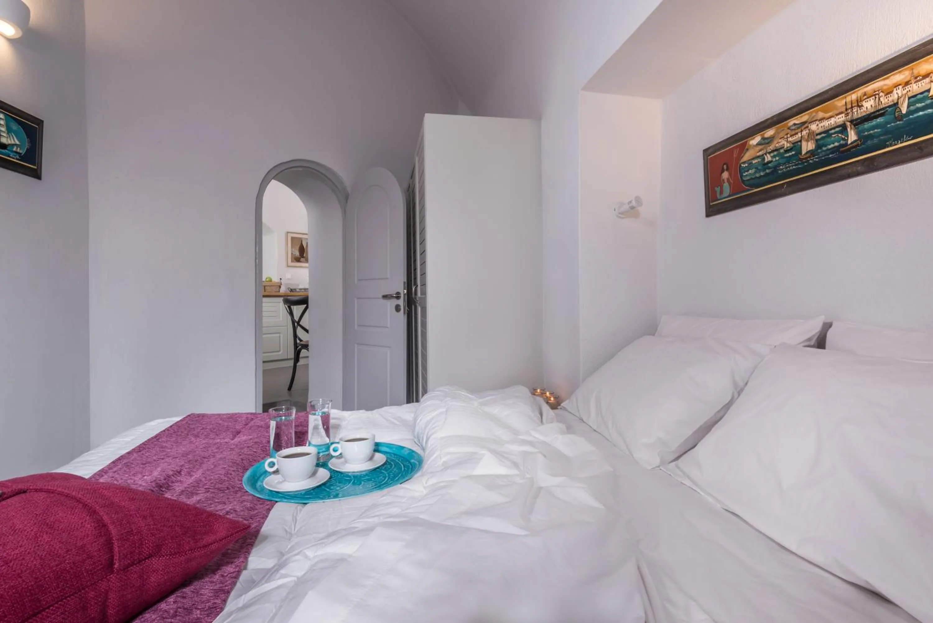 Bedroom, Bed in Kastro Mansion