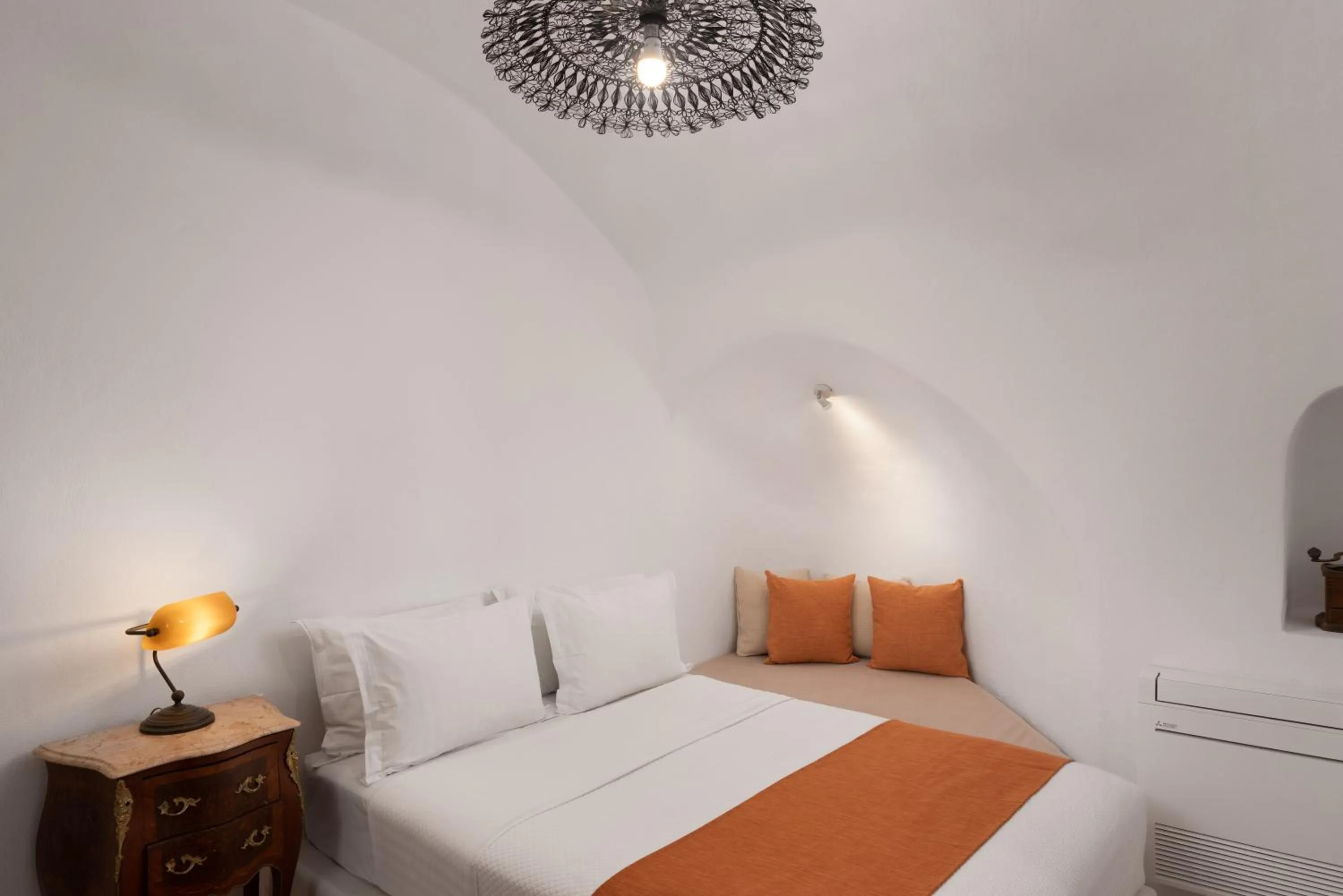 Bedroom, Bed in Kastro Mansion