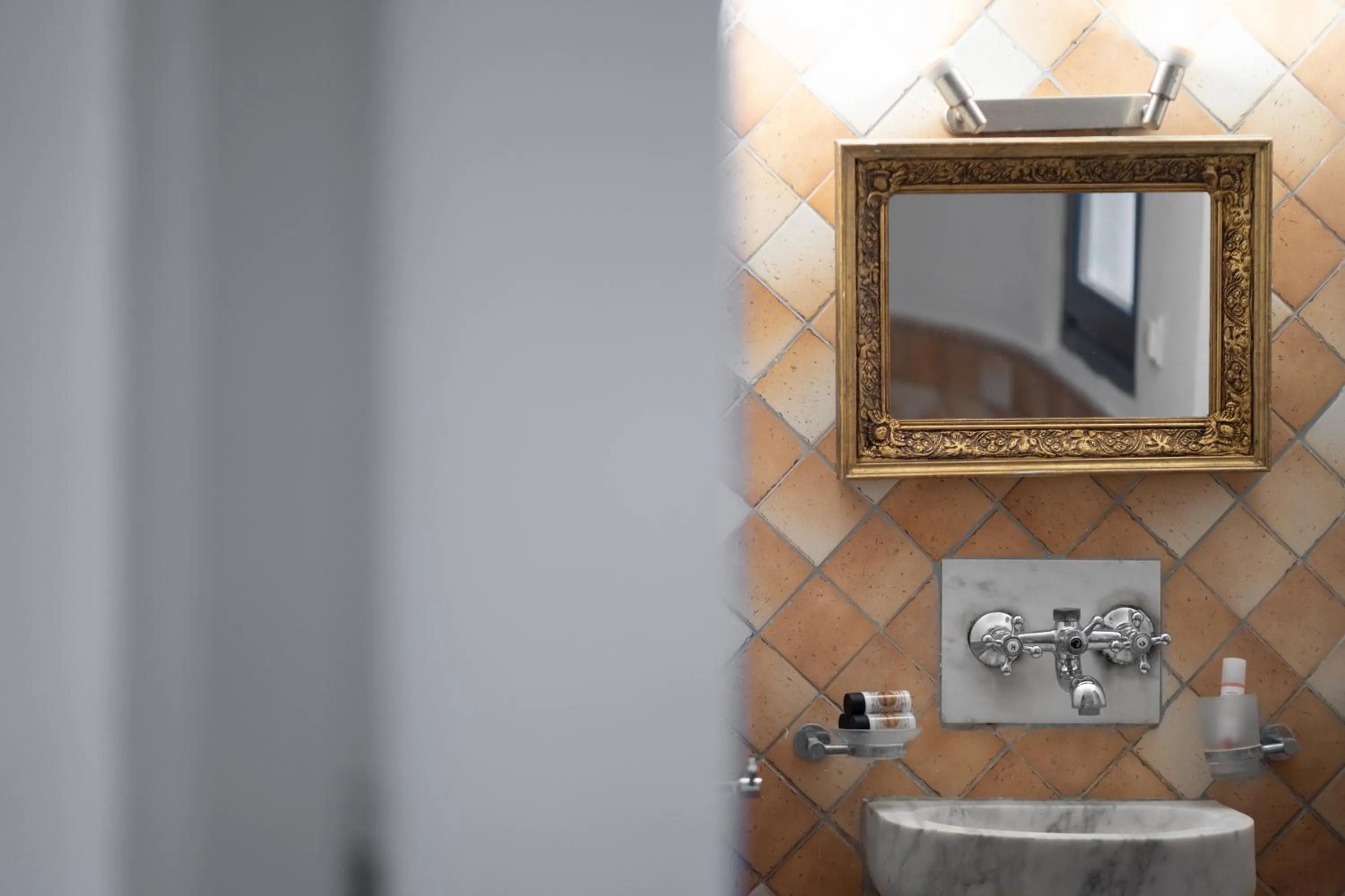 Bathroom in Kastro Mansion