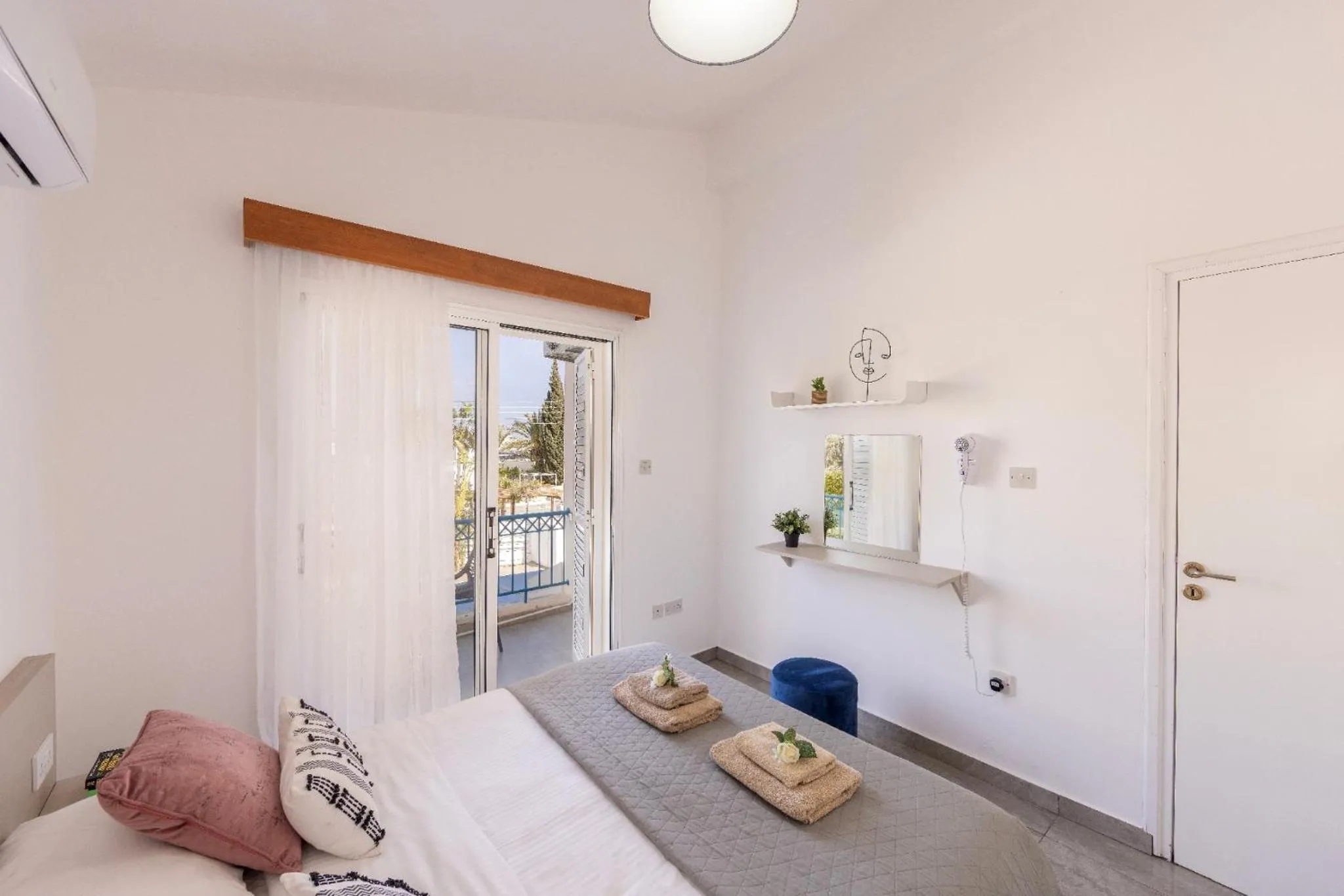 Bed in Fig Tree Bay Villa 4