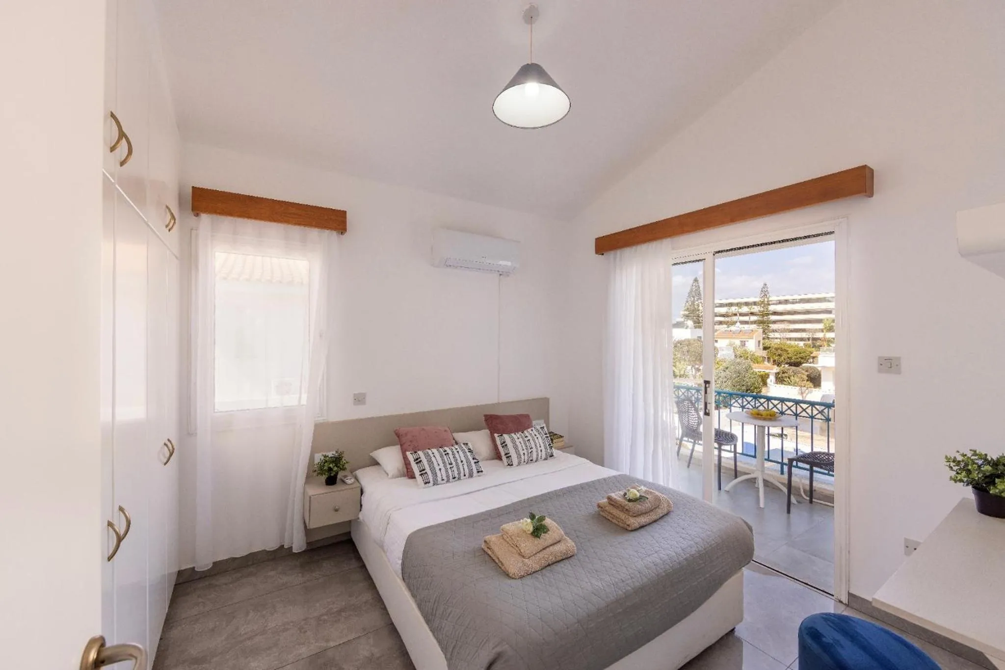 Bed in Fig Tree Bay Villa 4