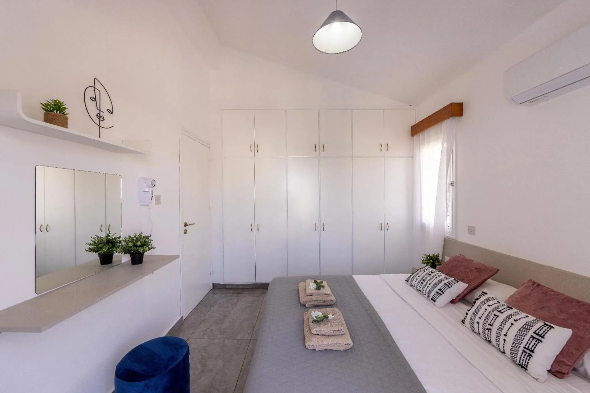 Bed in Fig Tree Bay Villa 4