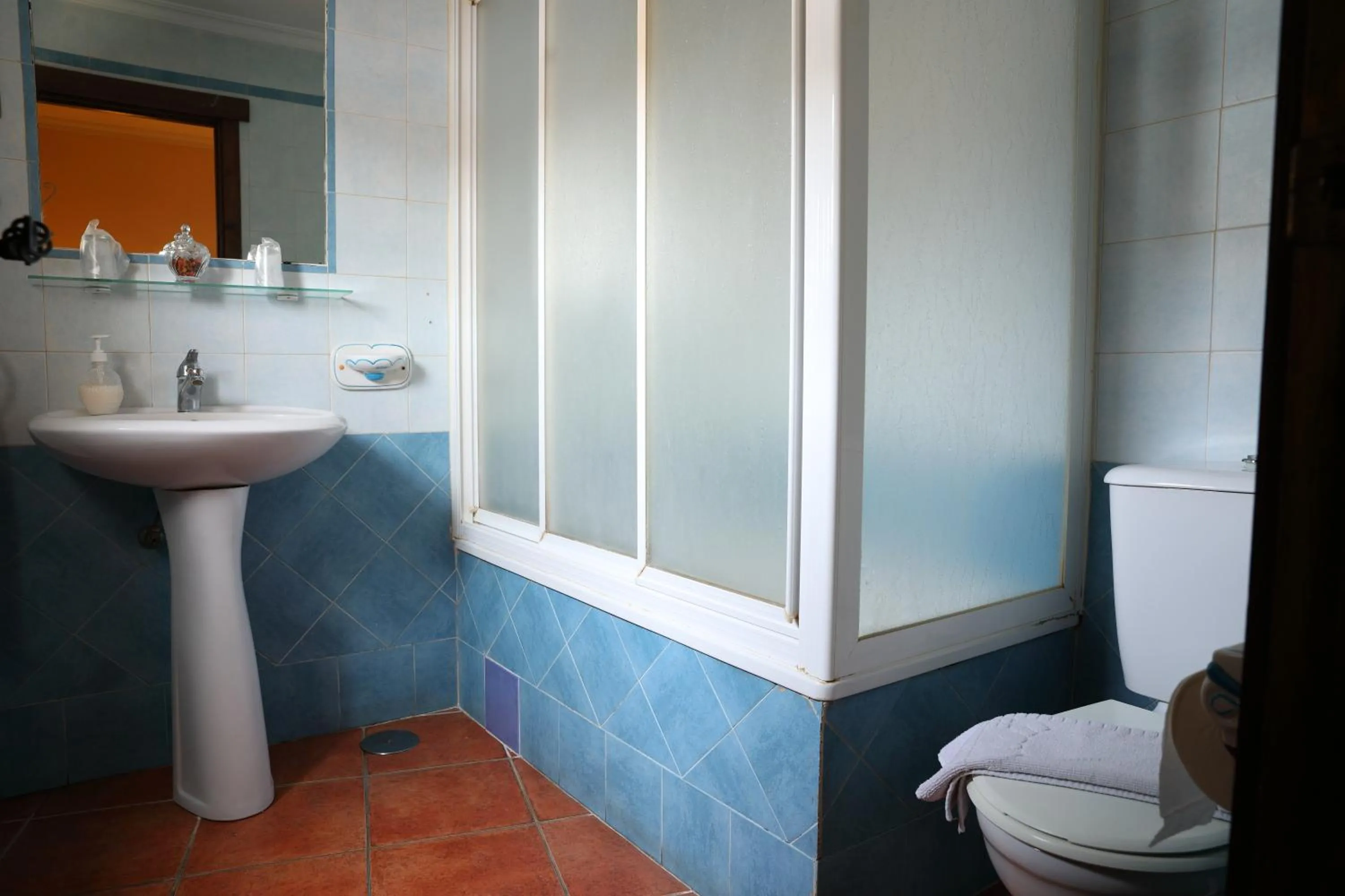 Bathroom in Hostal Rocio