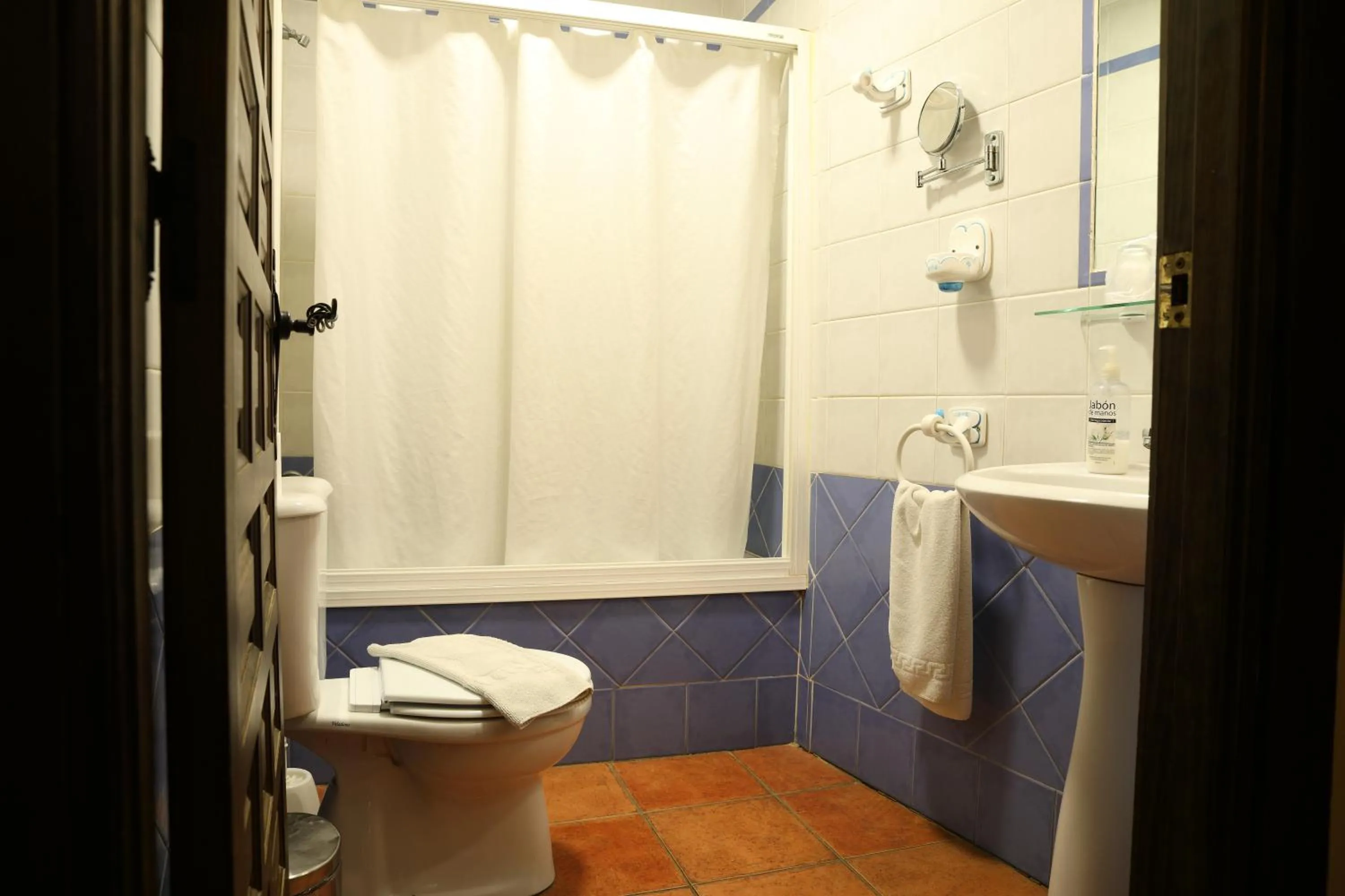 Bathroom in Hostal Rocio