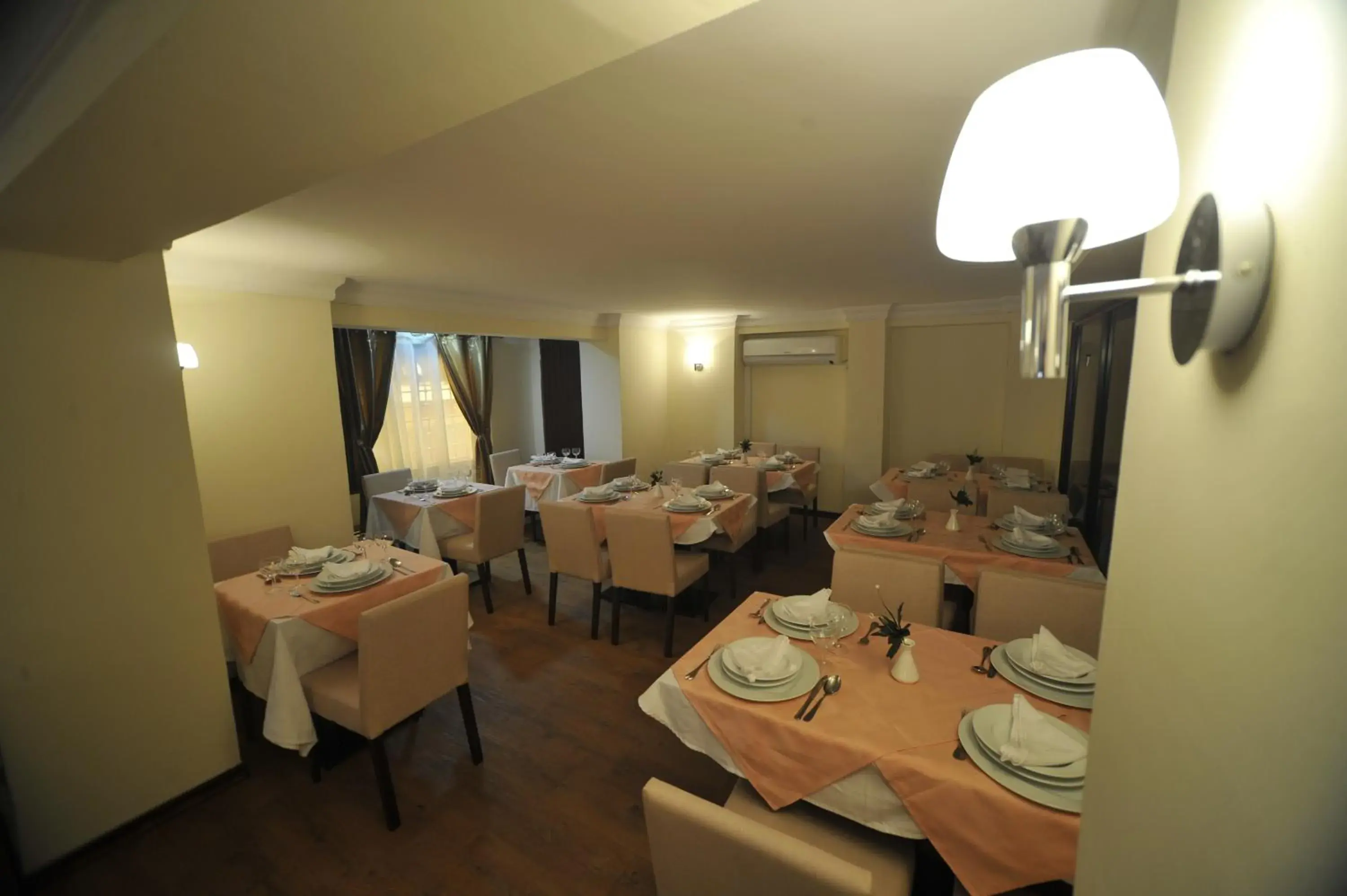 Restaurant/places to eat in Numidien Hotel Restaurant/places to eat in Numidien Hotel