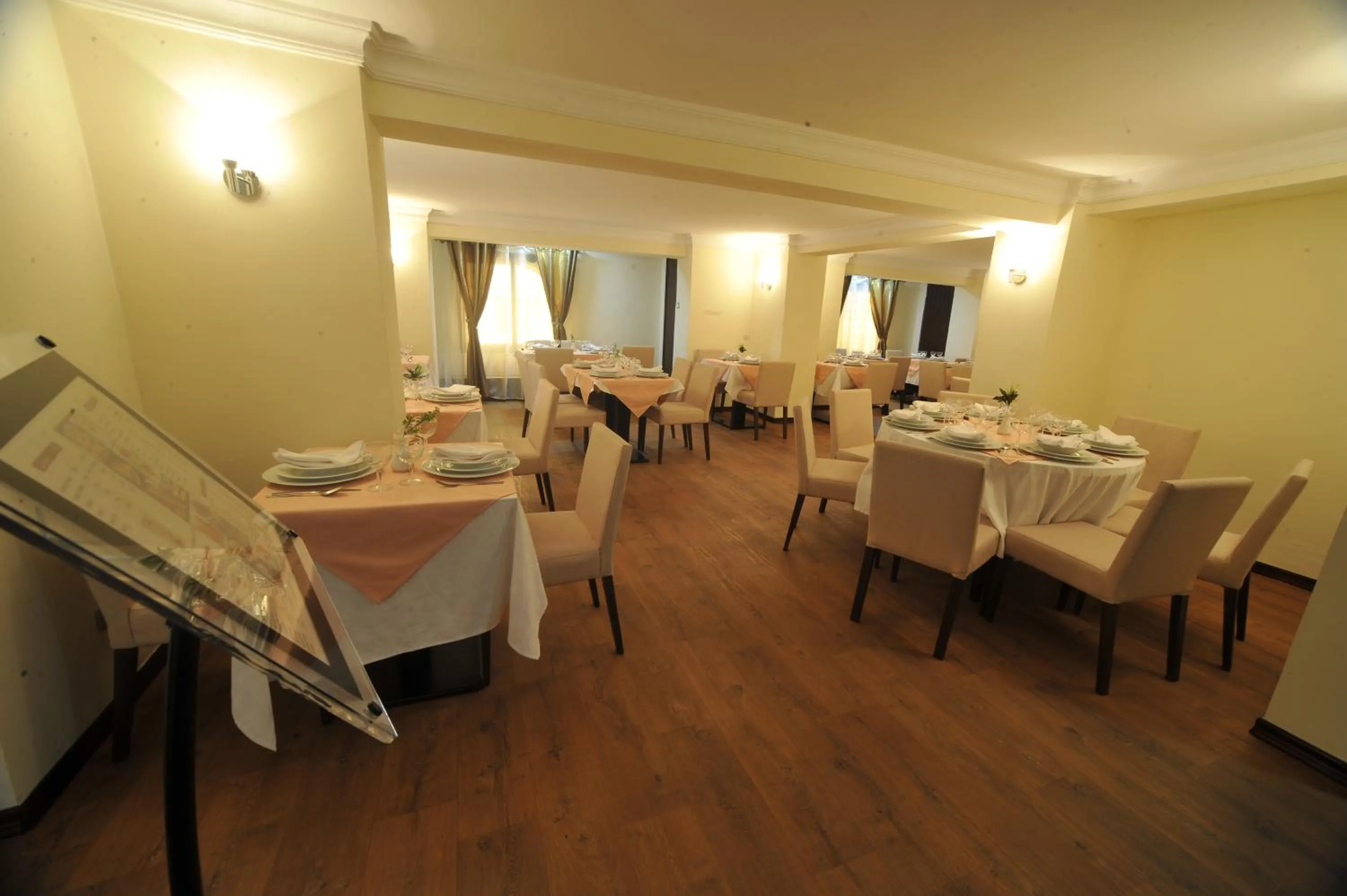 Restaurant/places to eat in Numidien Hotel