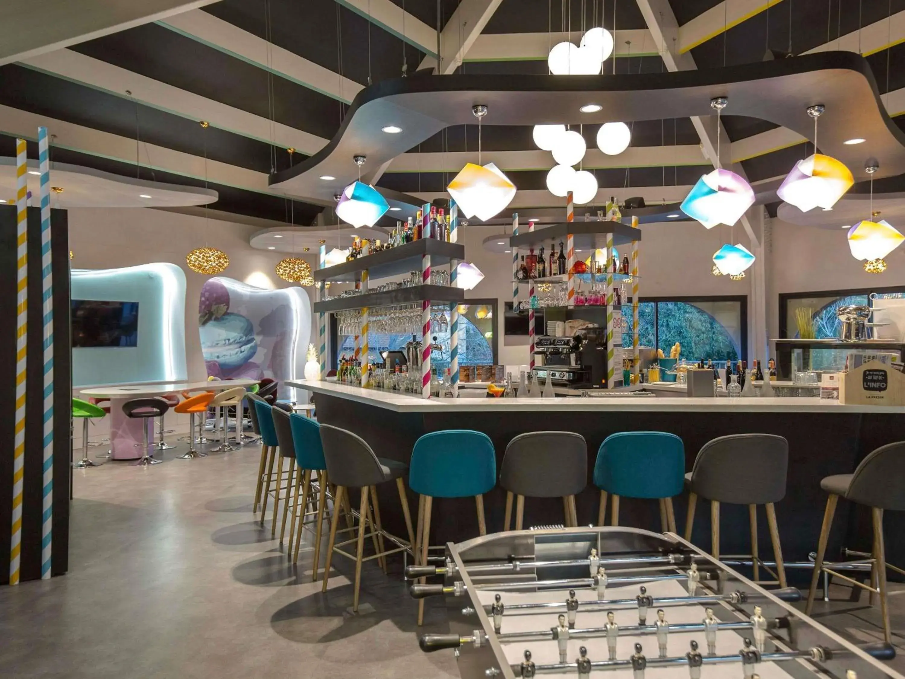 Lounge or bar in ibis Styles Fréjus St Raphael Lounge or bar in ibis Styles Fréjus St Raphael