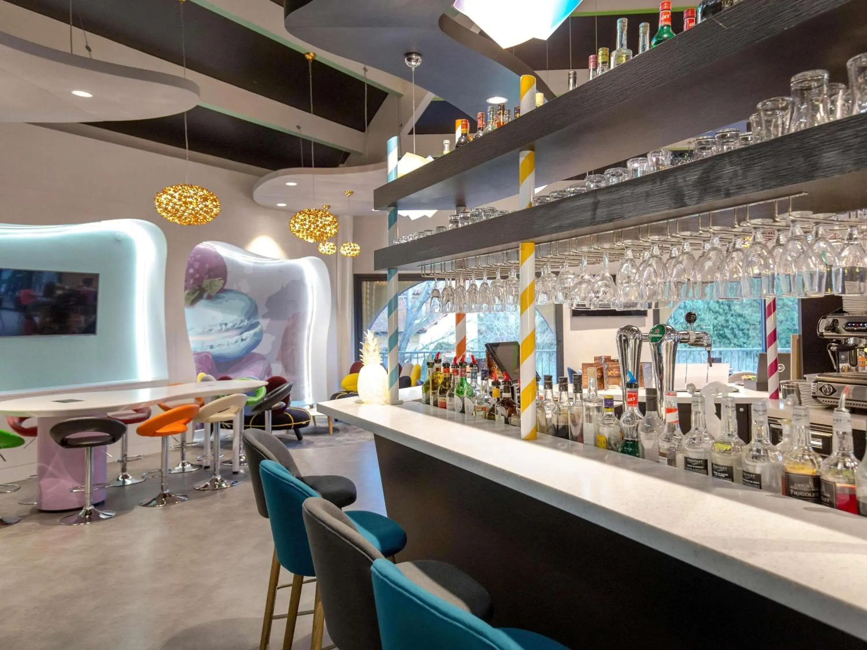 Lounge or bar in ibis Styles Fréjus St Raphael Lounge or bar in ibis Styles Fréjus St Raphael