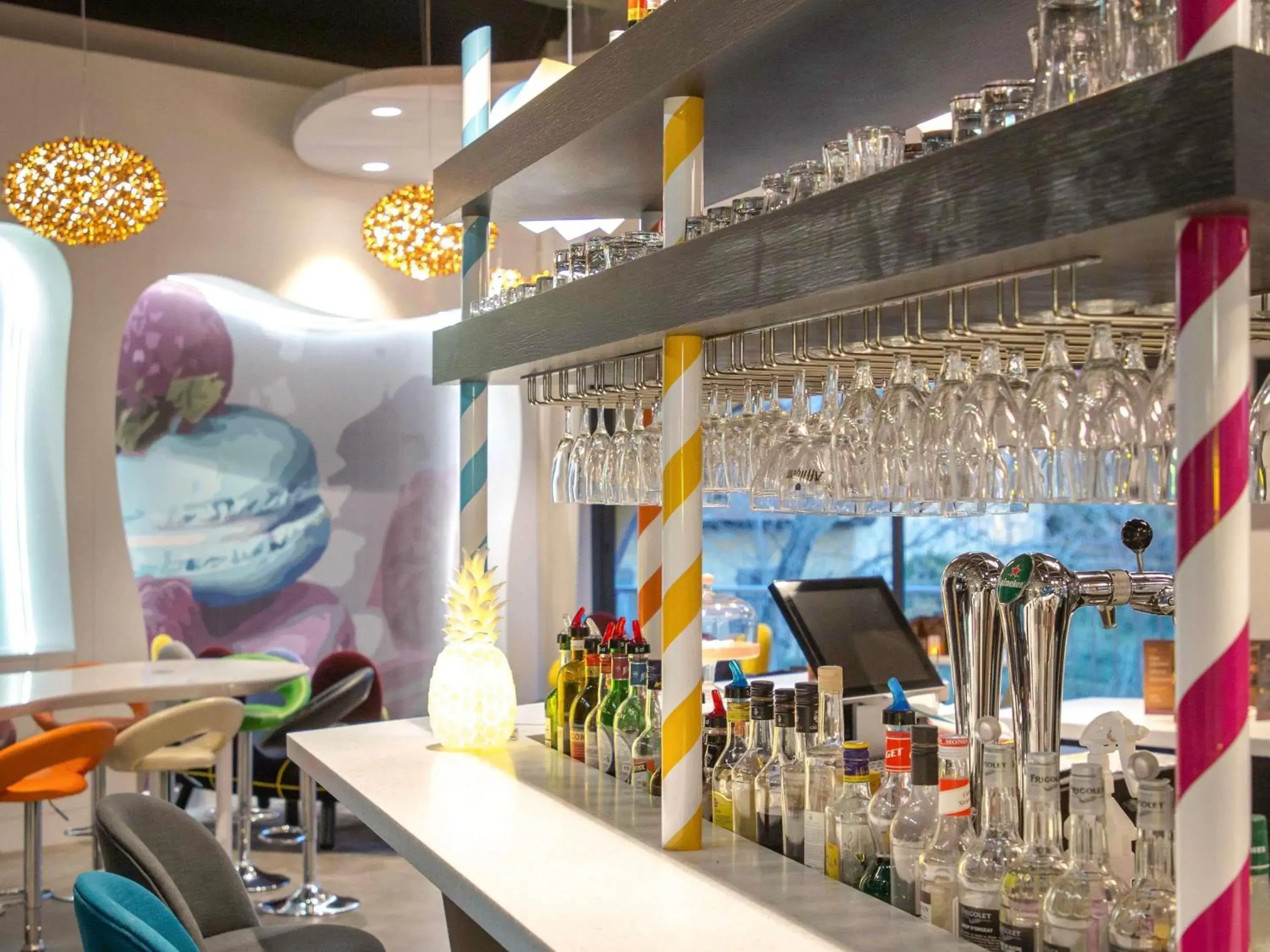 Lounge or bar in ibis Styles Fréjus St Raphael Lounge or bar in ibis Styles Fréjus St Raphael