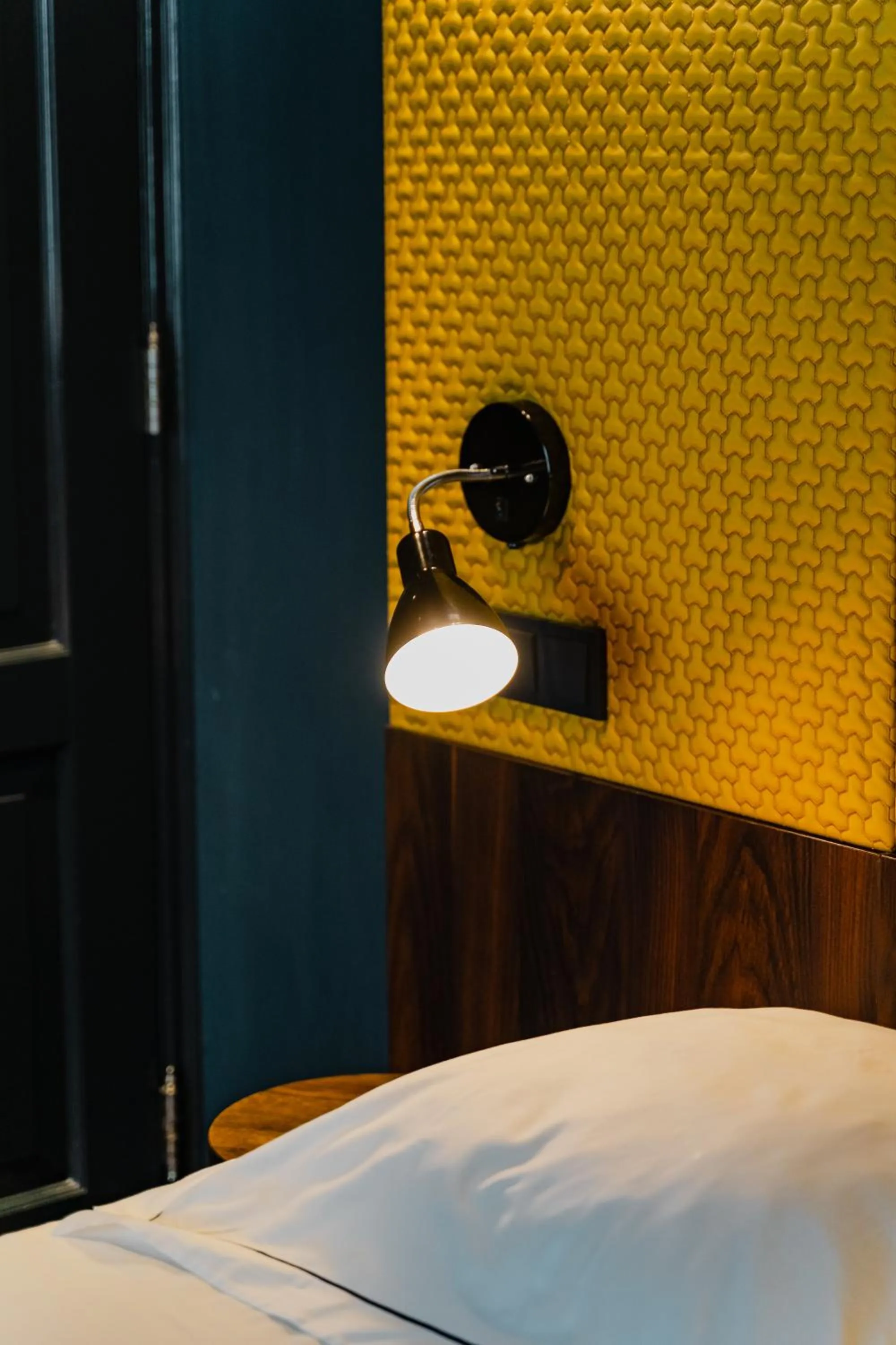 Decorative detail, Bed in De Jonker Urban Suites