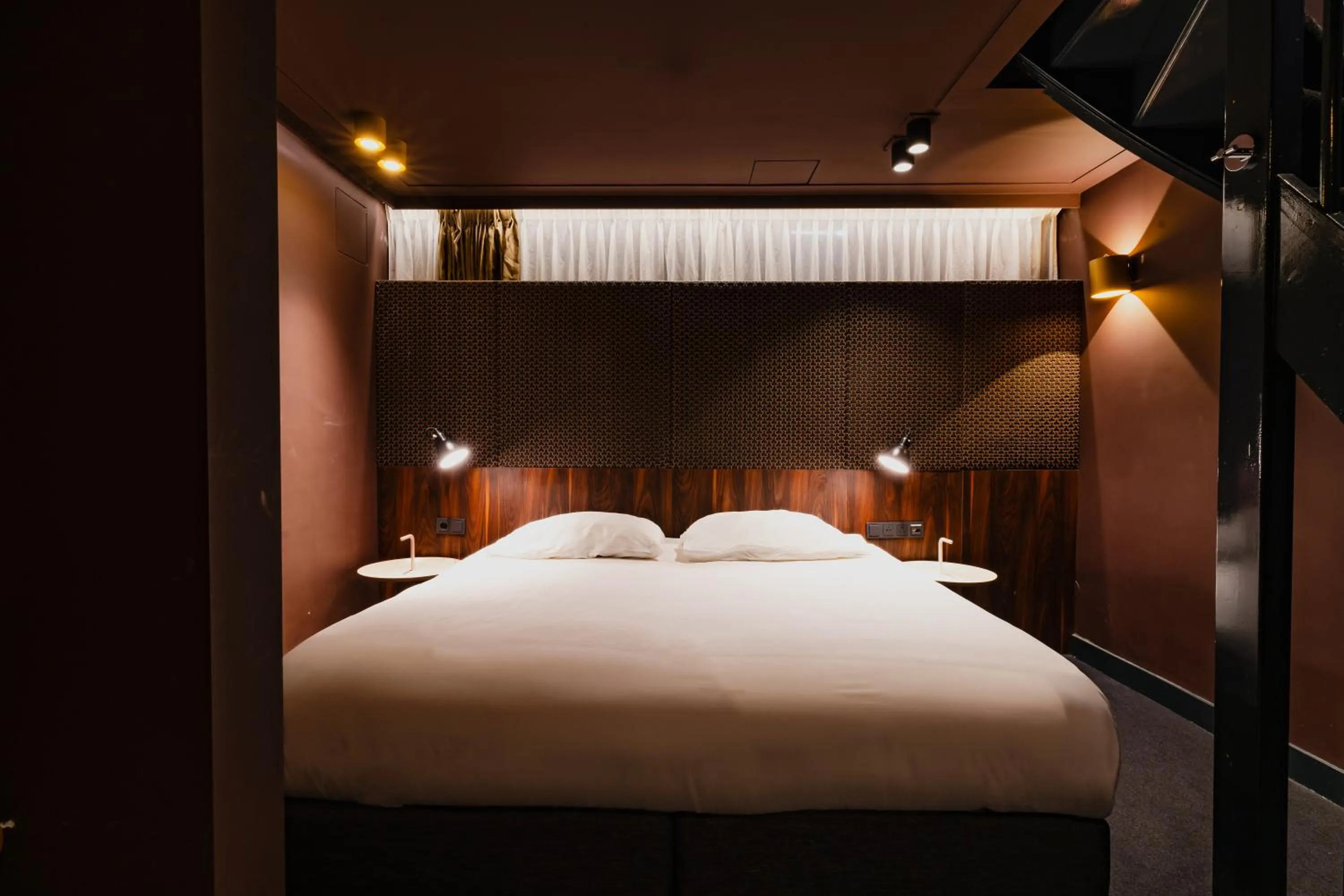 Bed in De Jonker Urban Suites