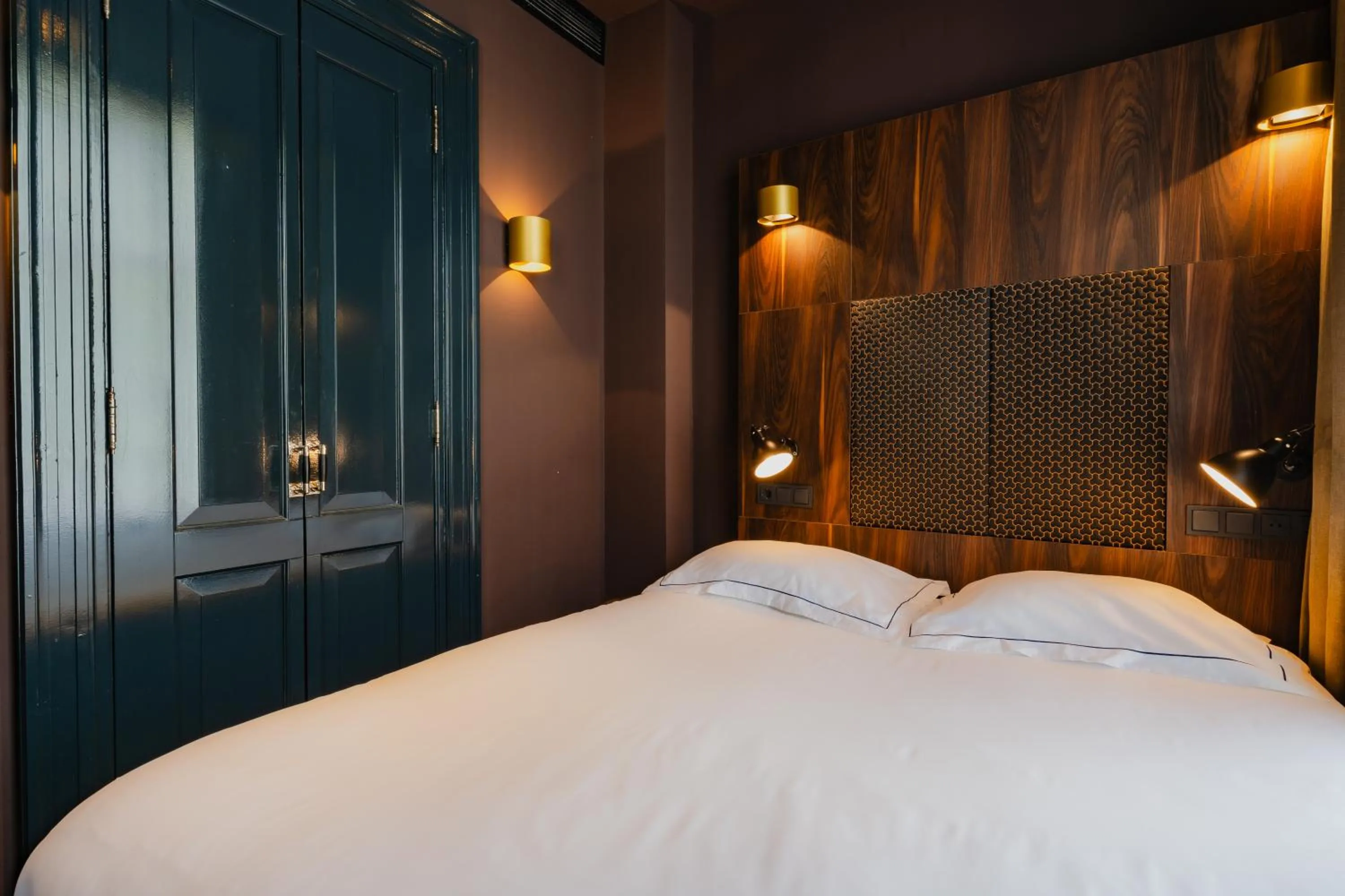 Bed in De Jonker Urban Suites