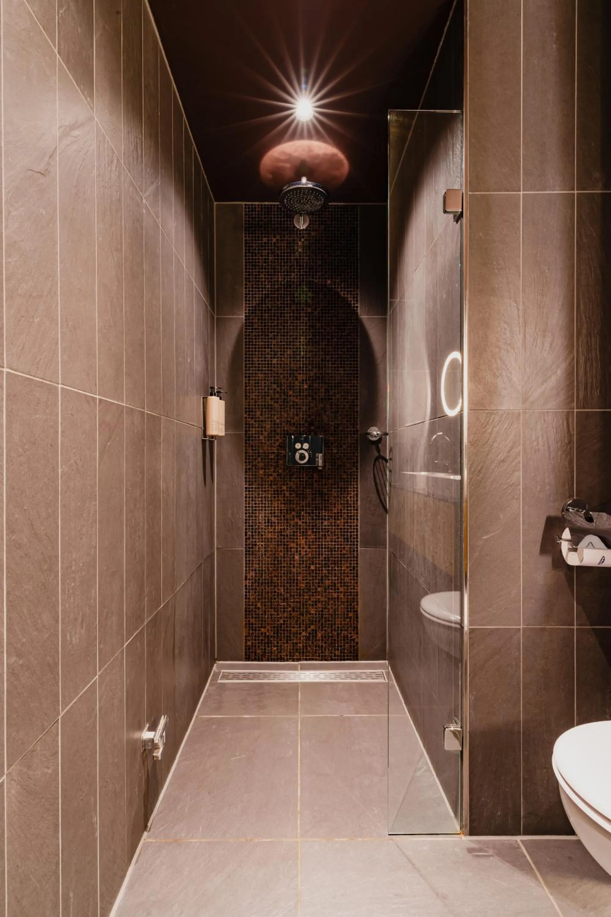 Shower in De Jonker Urban Suites