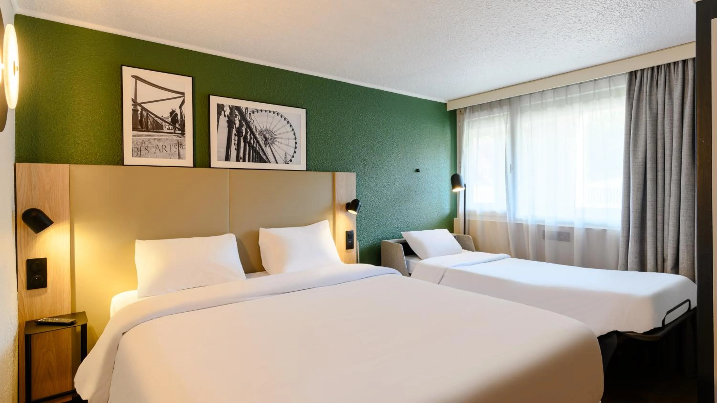 Bed in Campanile NATURE - Martigues