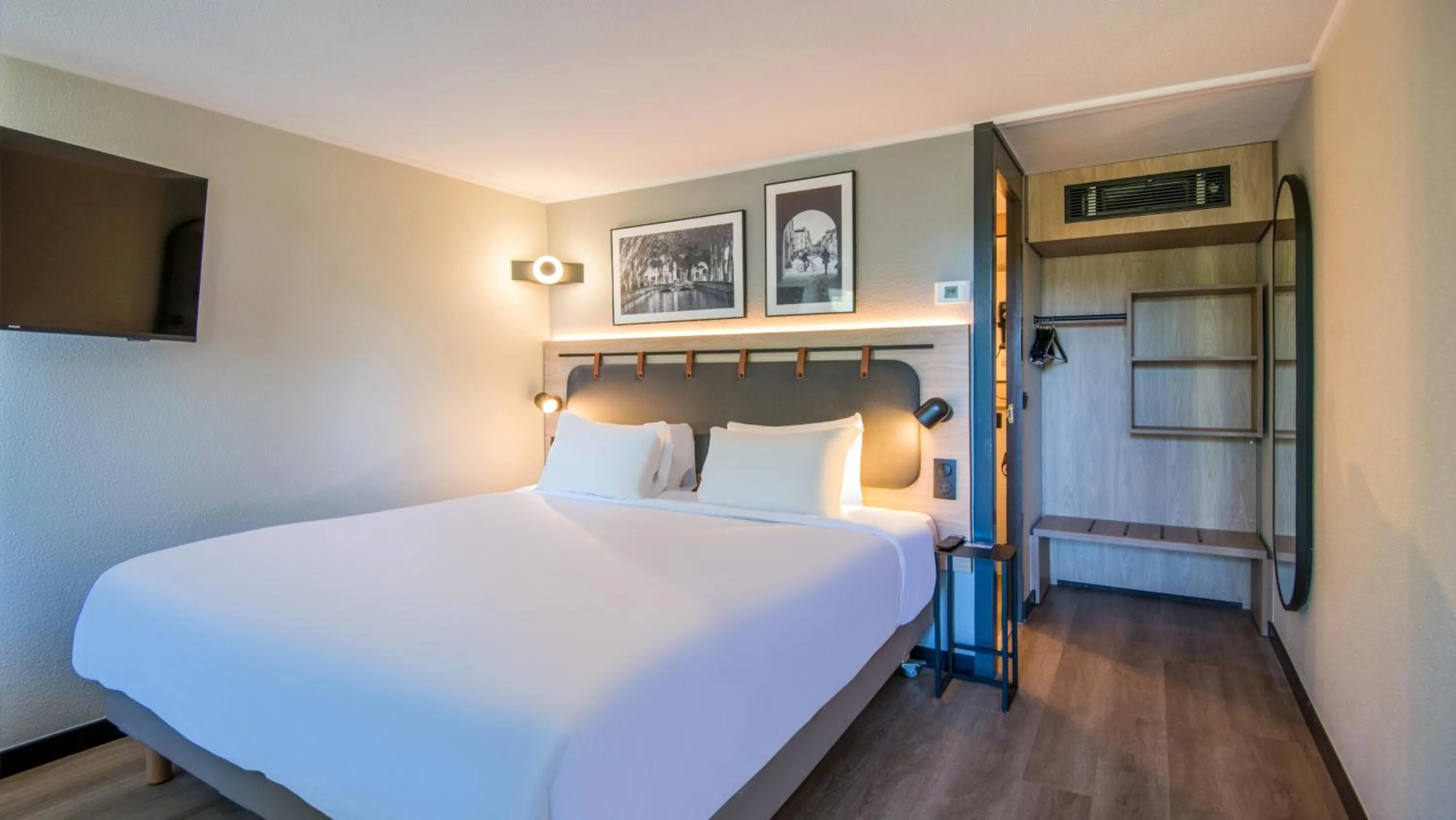 Bed in Campanile NATURE - Martigues