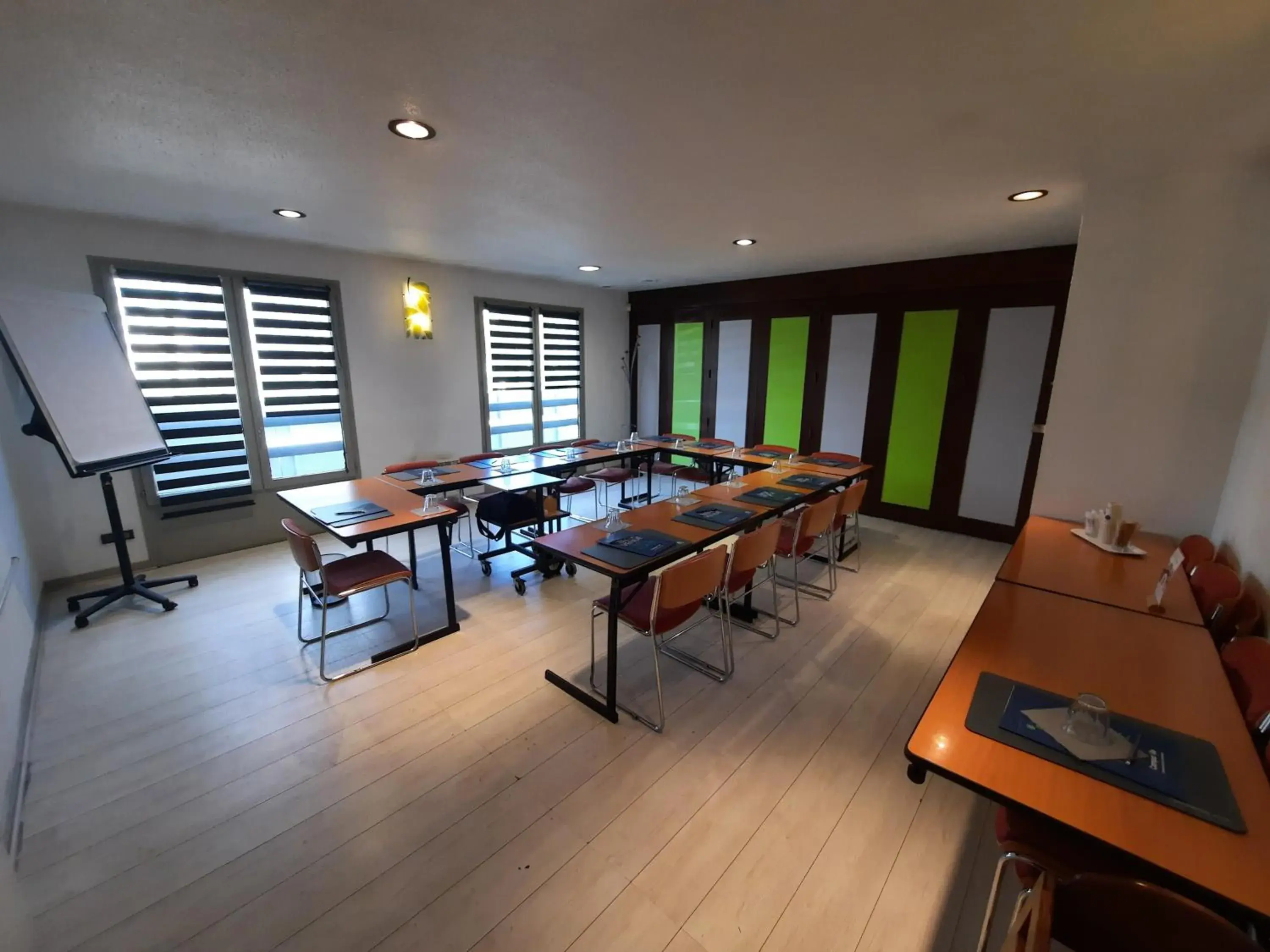 Meeting/conference room in Campanile Metz Est Technopole - Restaurant Meeting/conference room in Campanile Metz Est Technopole - Restaurant