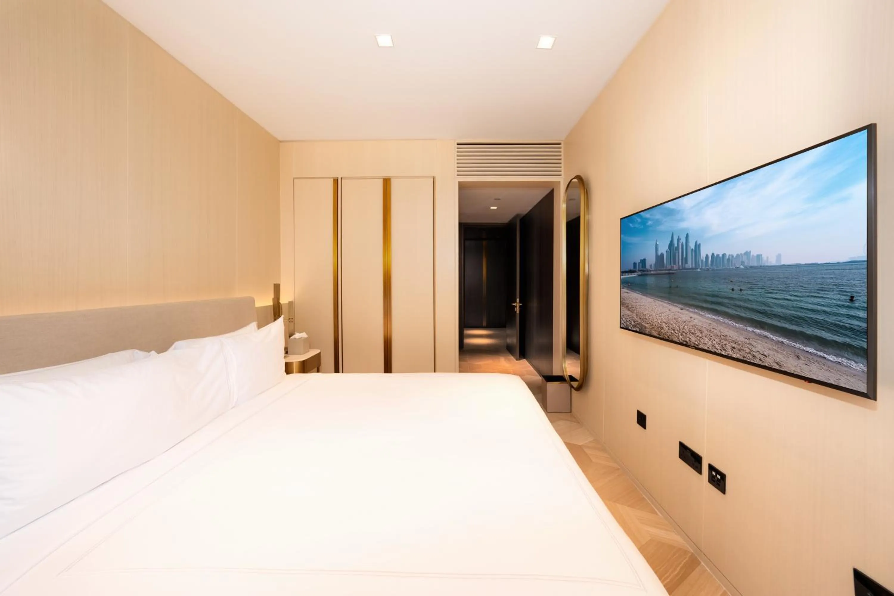 Bedroom, Bed in FIVE Palm Jumeirah Dubai