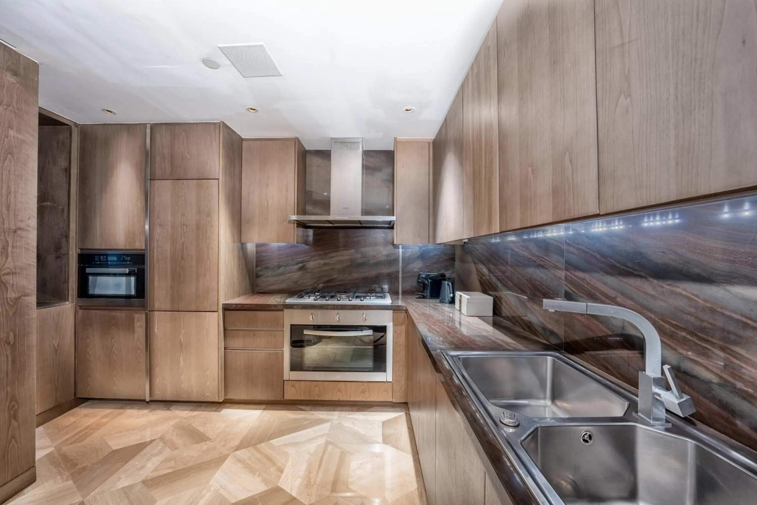 Kitchen or kitchenette in FIVE Palm Jumeirah Dubai