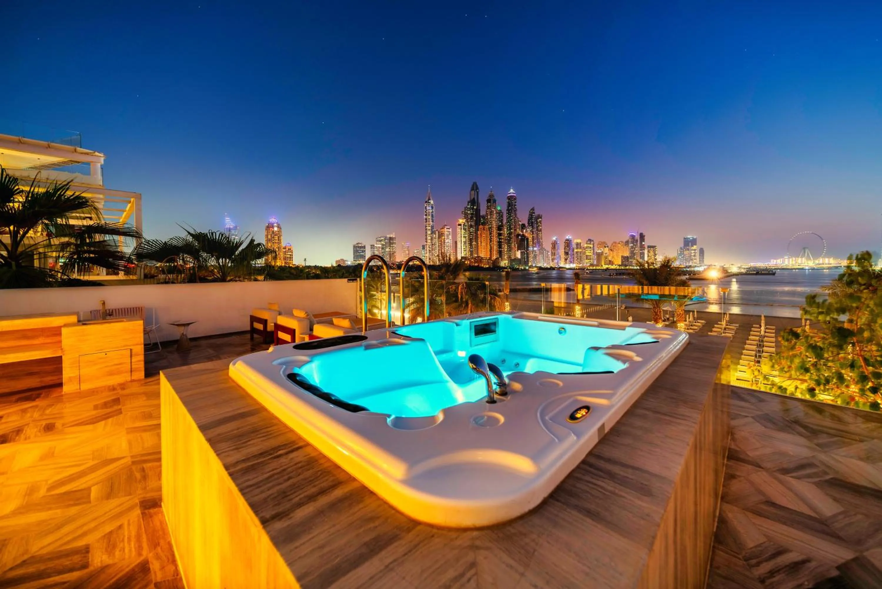 Hot Tub in FIVE Palm Jumeirah Dubai