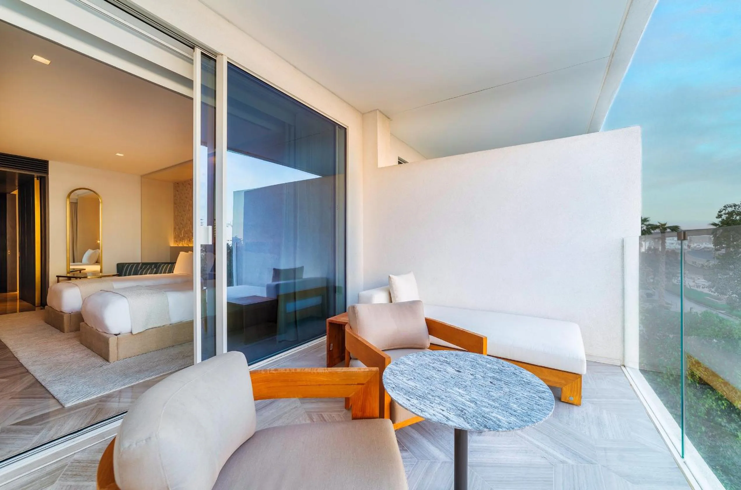 Balcony/Terrace, Bed in FIVE Palm Jumeirah Dubai