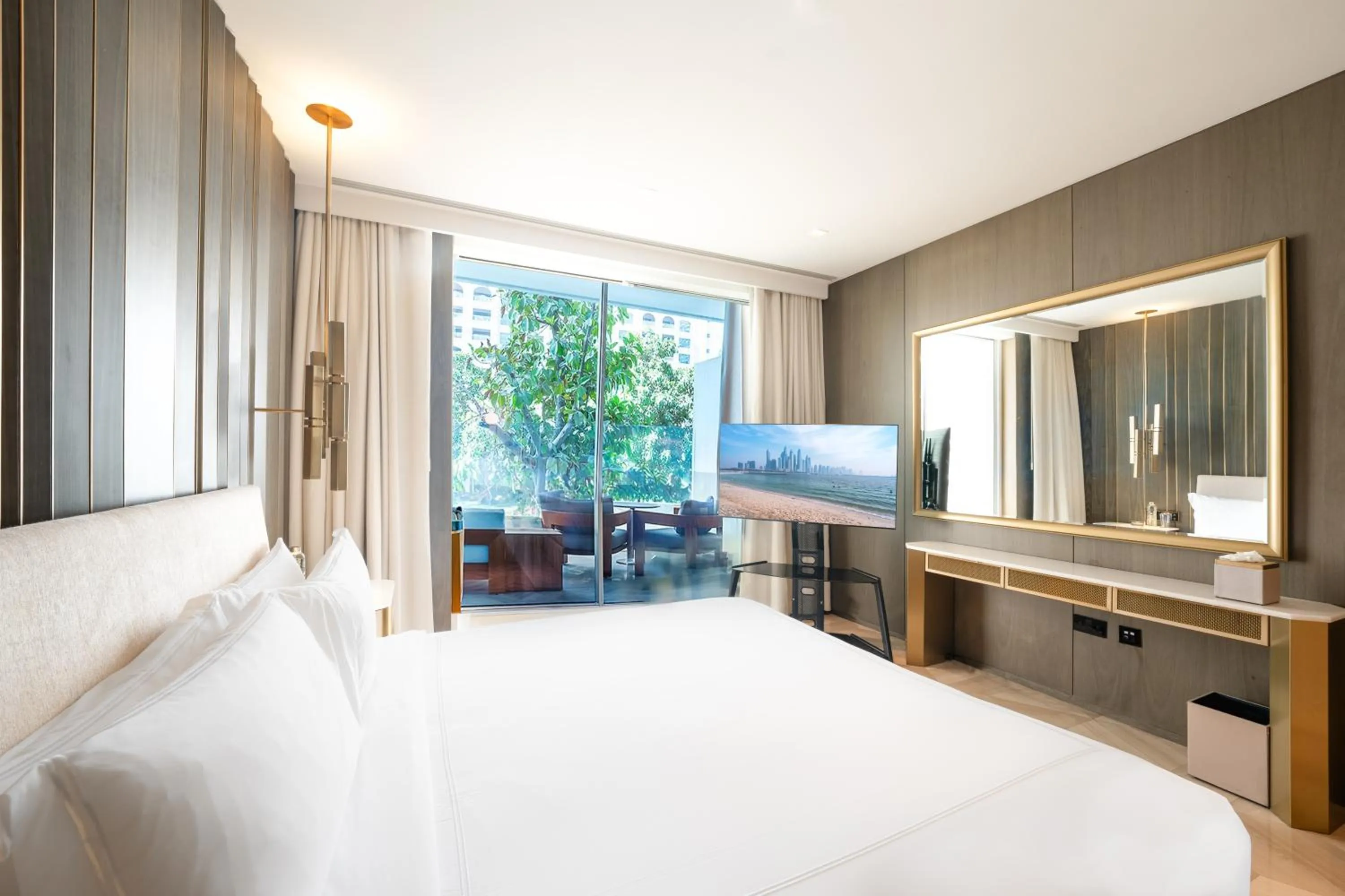 Bedroom, Bed in FIVE Palm Jumeirah Dubai