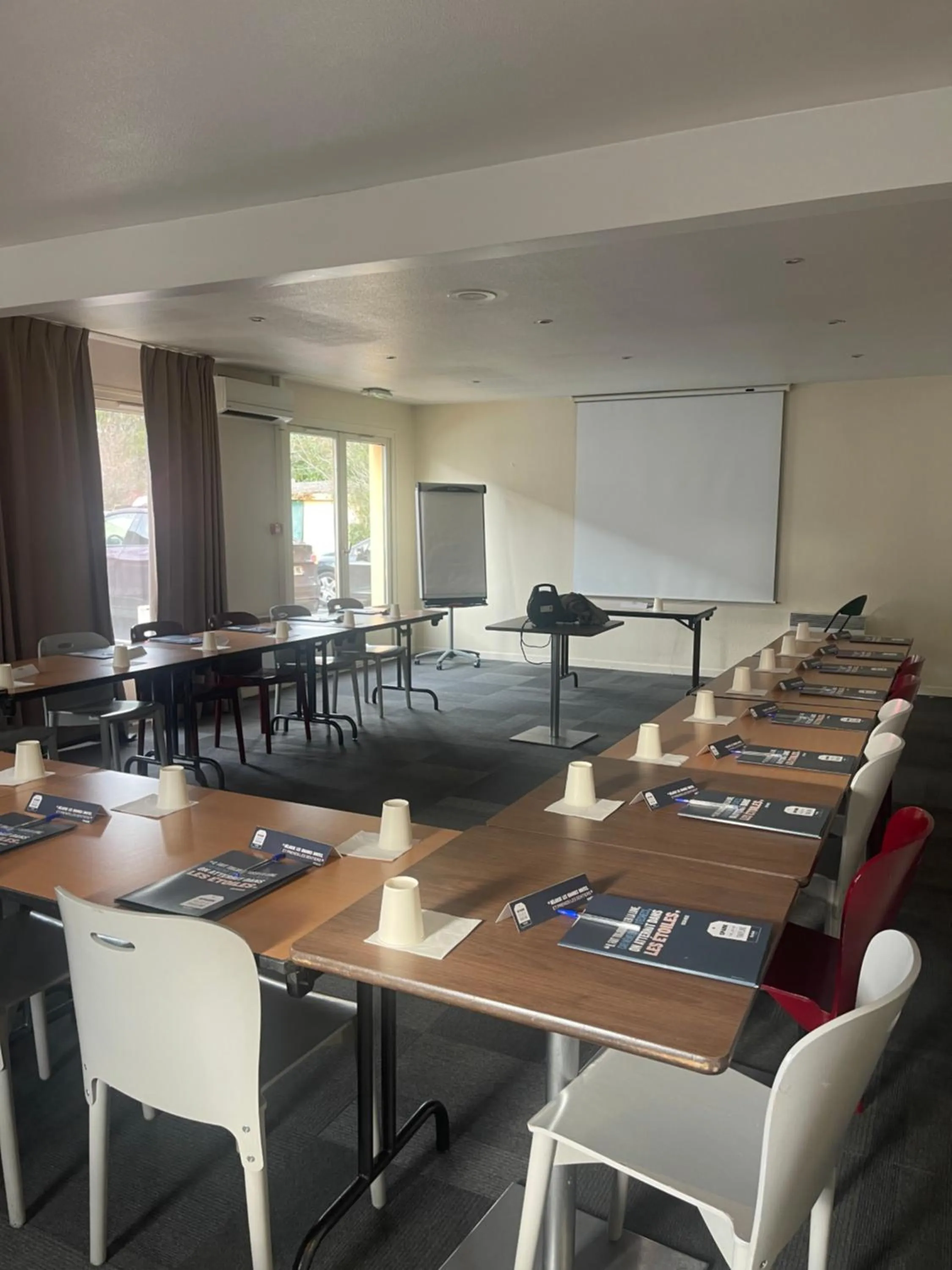 Meeting/conference room in Kyriad Direct Montpellier Saint Jean De Védas - La Peyrière